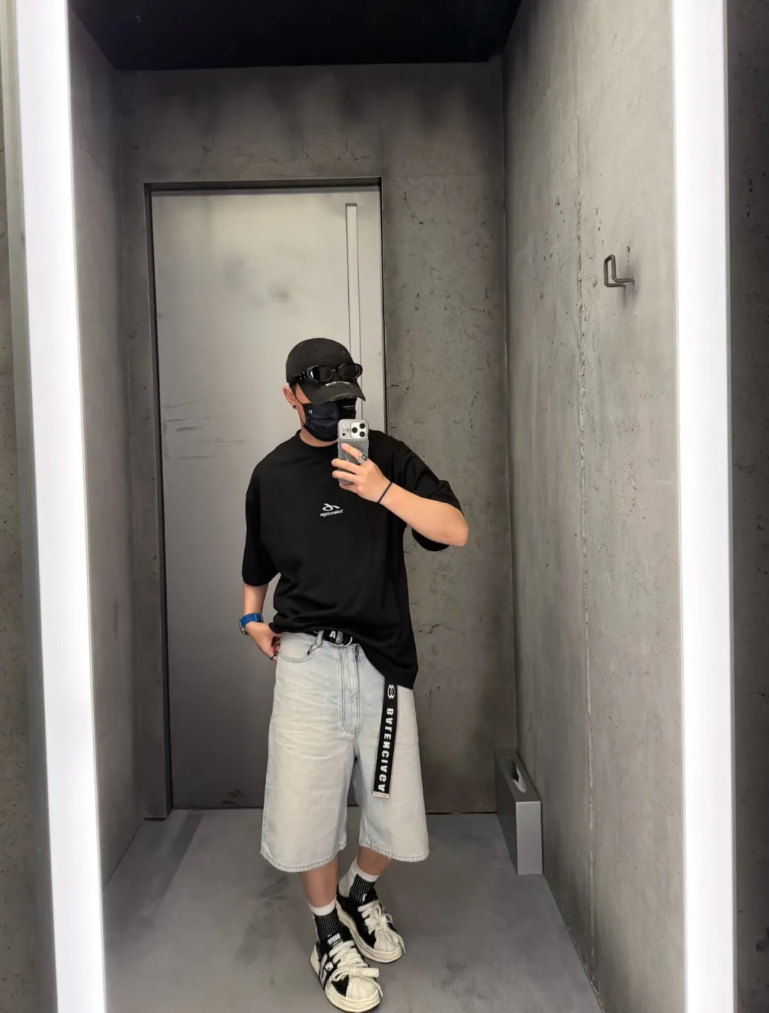 Men's Jeans BALENCIAGA 17468325