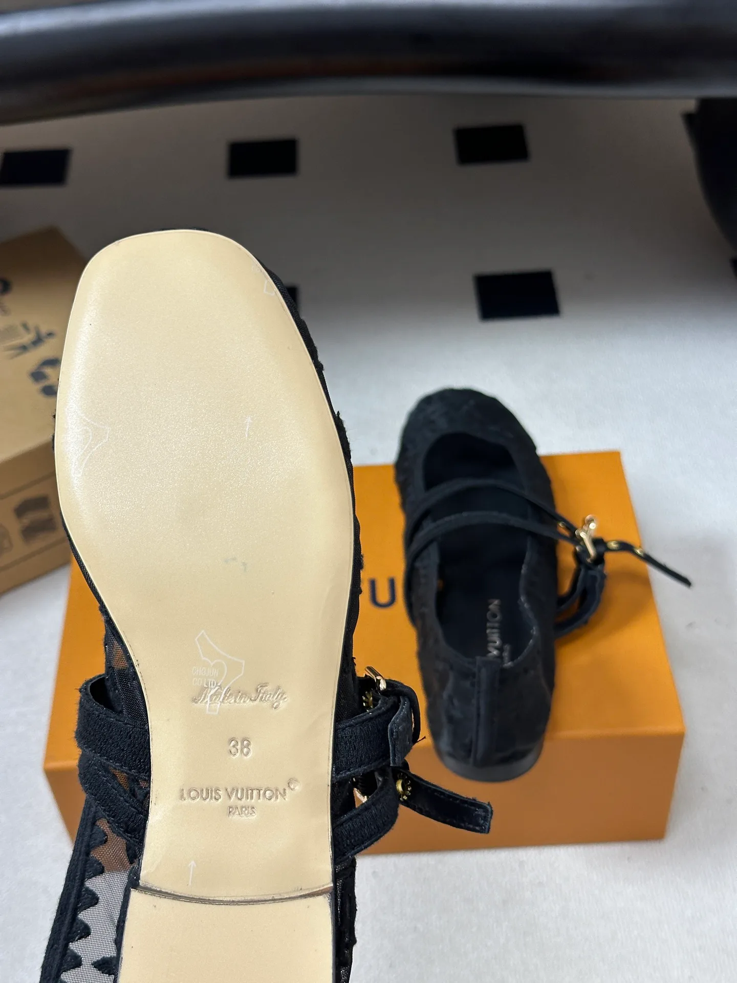 Women's Ballet Flats LOUIS VUITTON 18340937