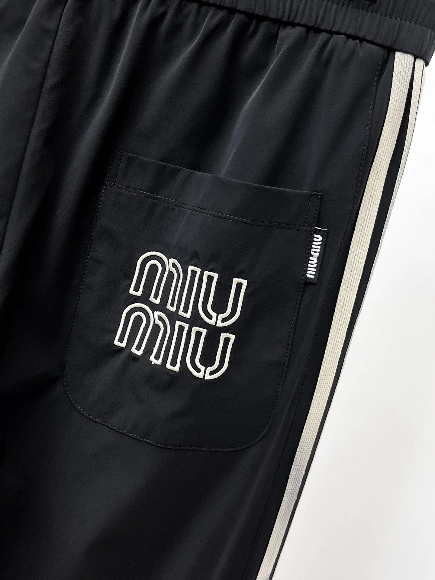 Men's Trousers MIU MIU 18399409