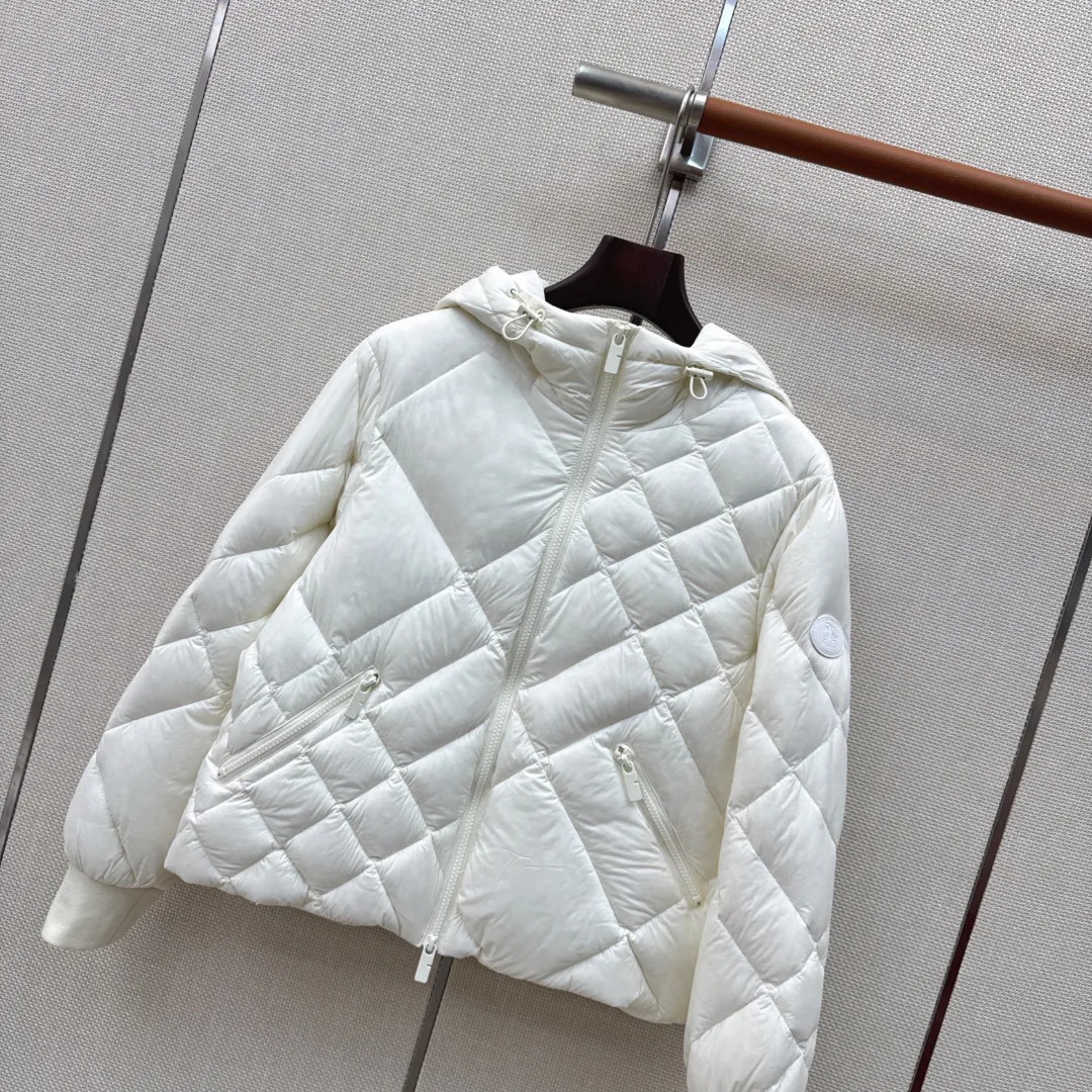Women's Jackets And Down Jackets BURBERRY 18108276