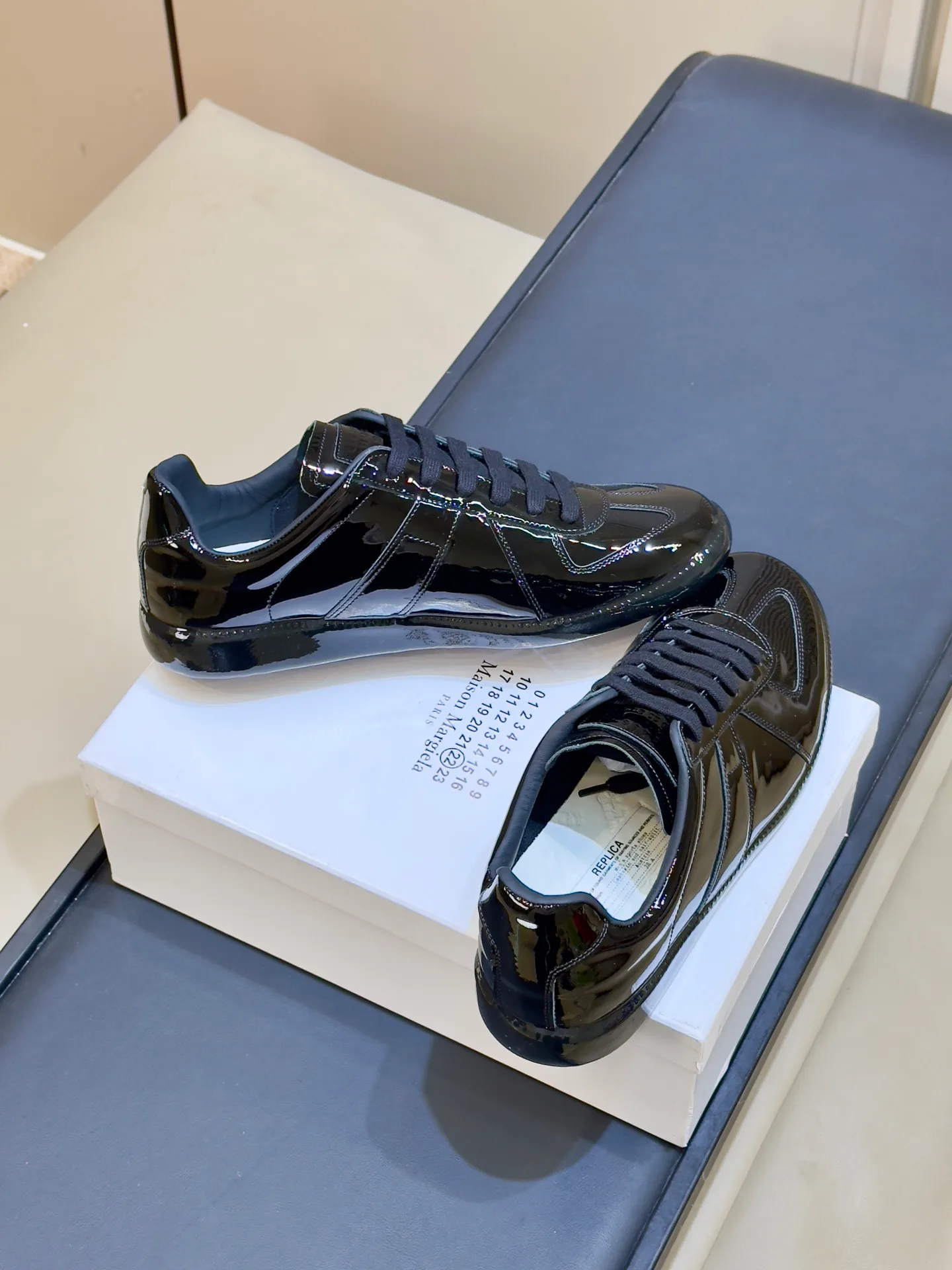 Women's Sneakers MAISON MARGIELA 18073439