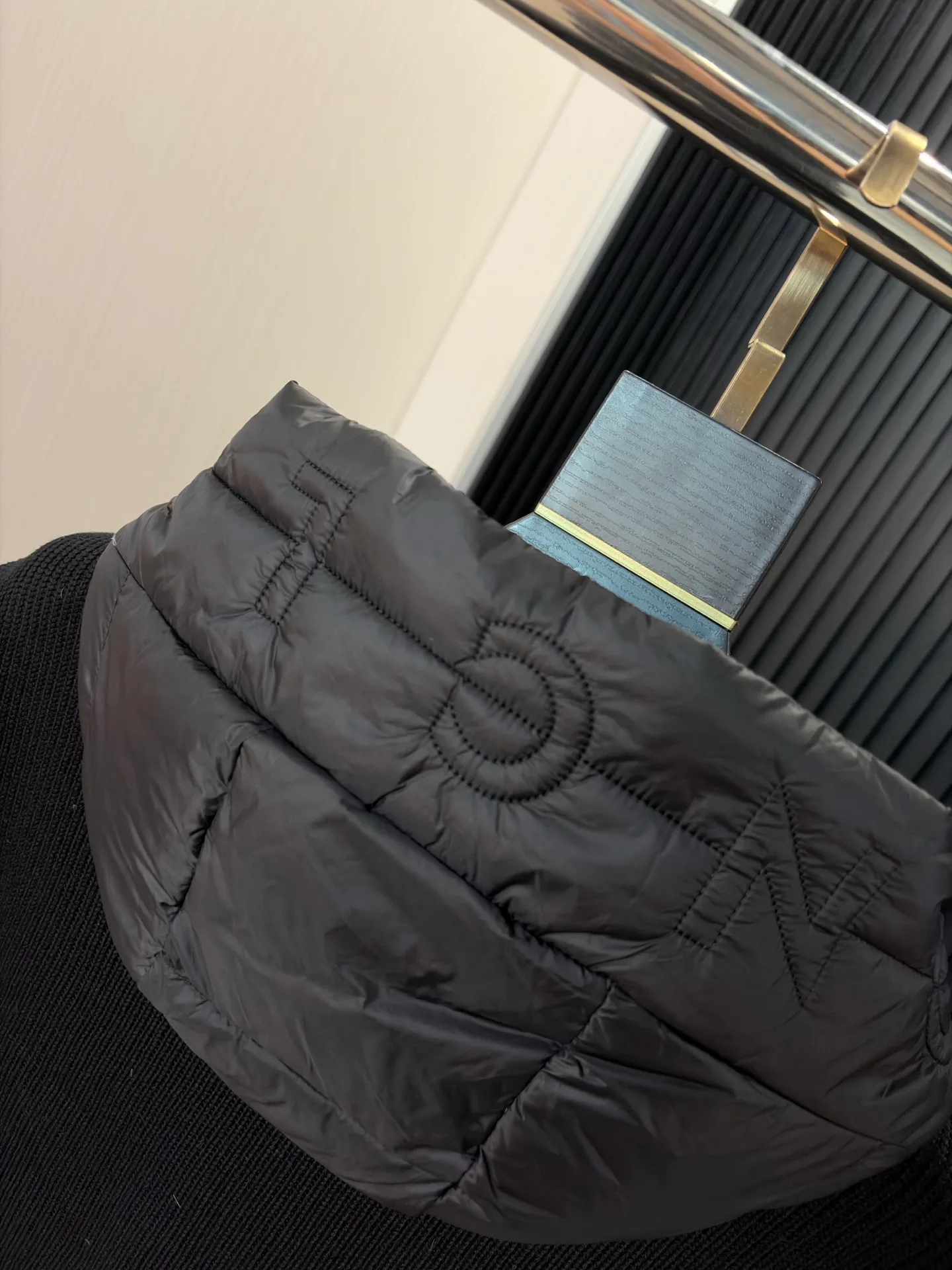 Women's Jackets And Down Jackets MONCLER 18391739