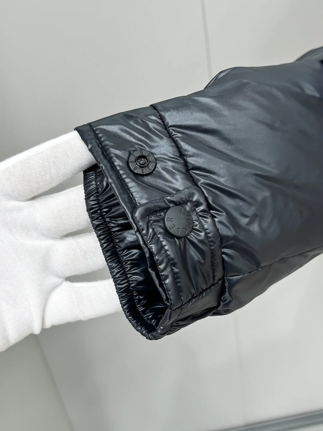 Куртки И Пуховики Мужские Moncler 18596624