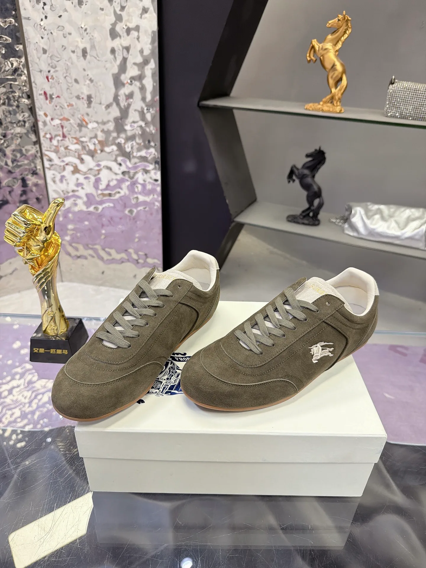 Women's Sneakers BURBERRY 18025575