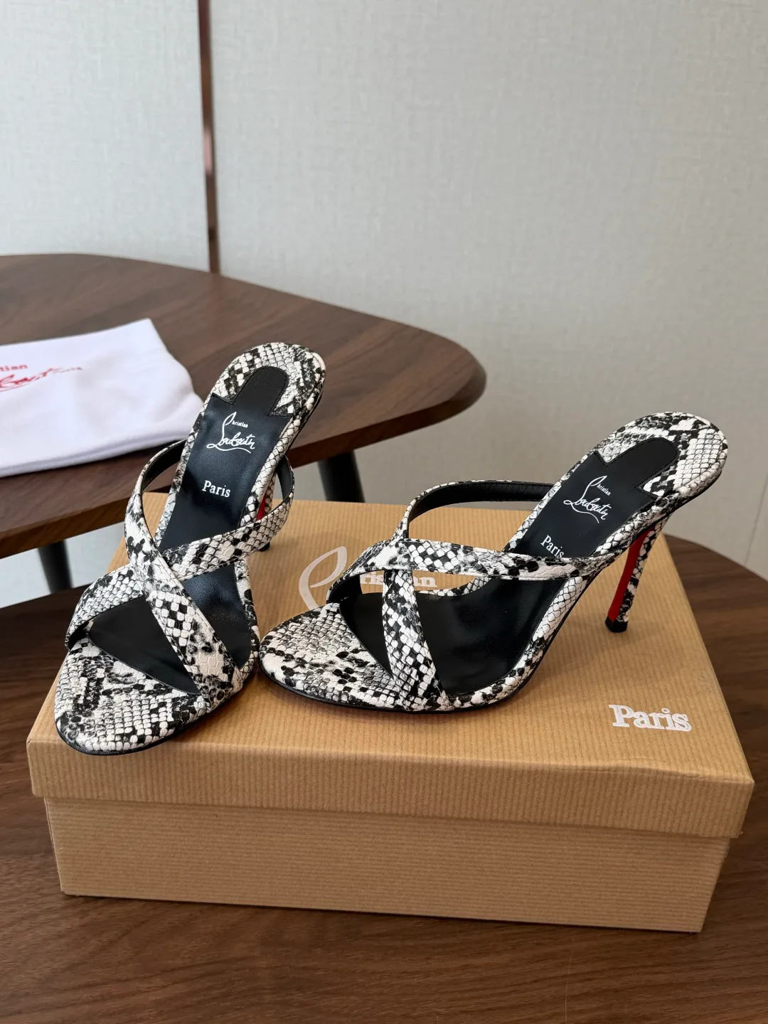 Women's Open-Toe Sandals CHRISTIAN LOUBOUTIN 18183080