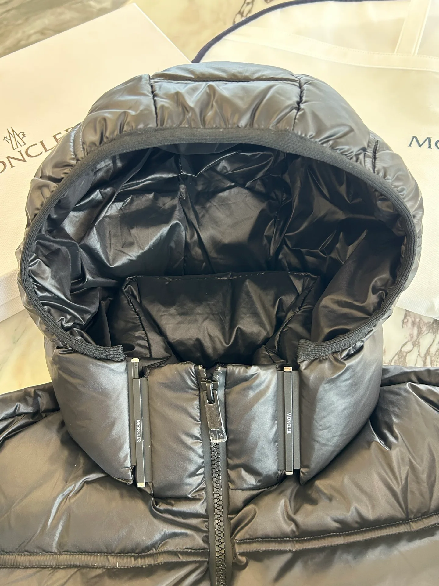 Women's Jackets And Down Jackets MONCLER 17904502