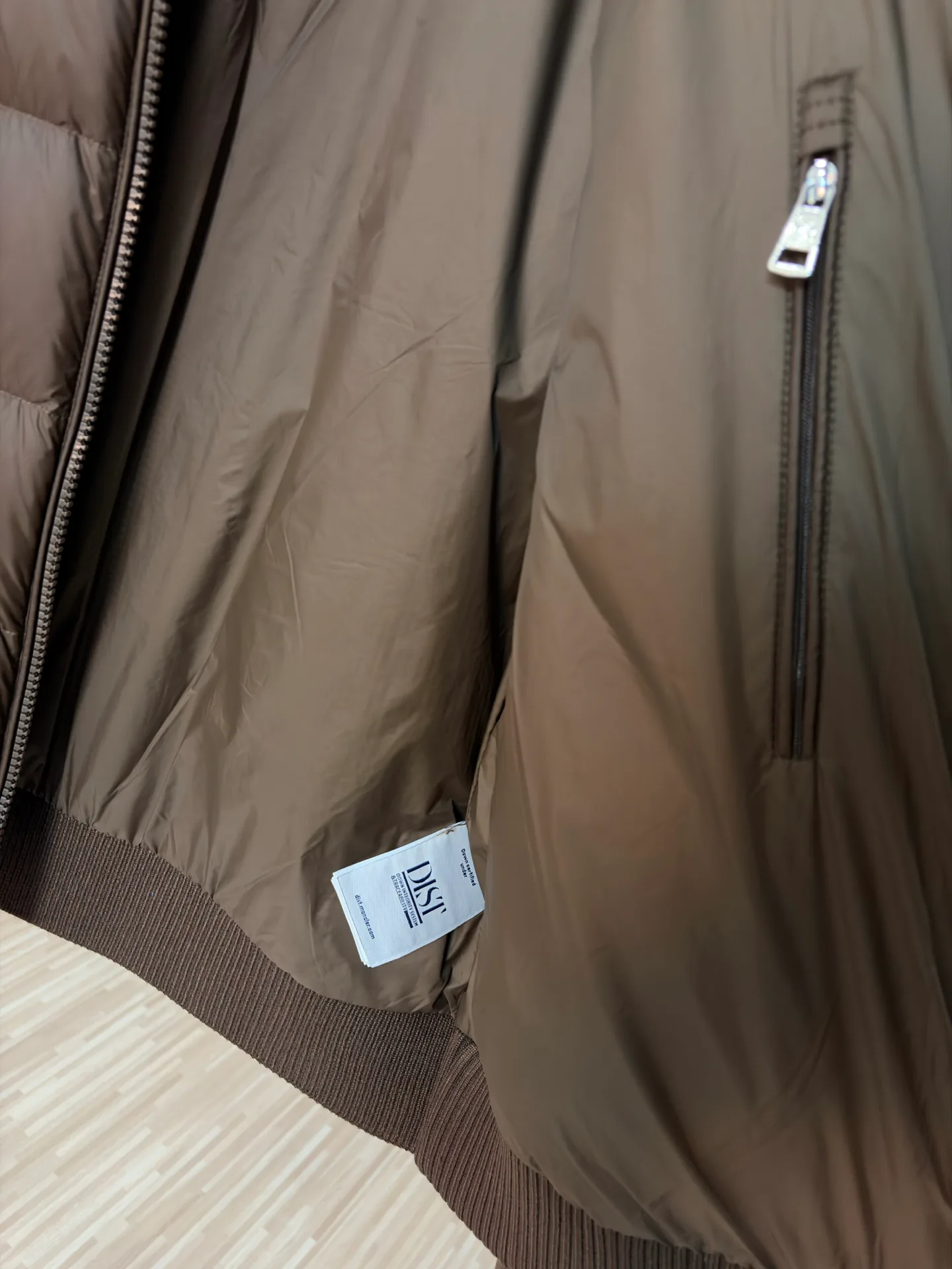 Women's Jackets And Down Jackets MONCLER 18391736