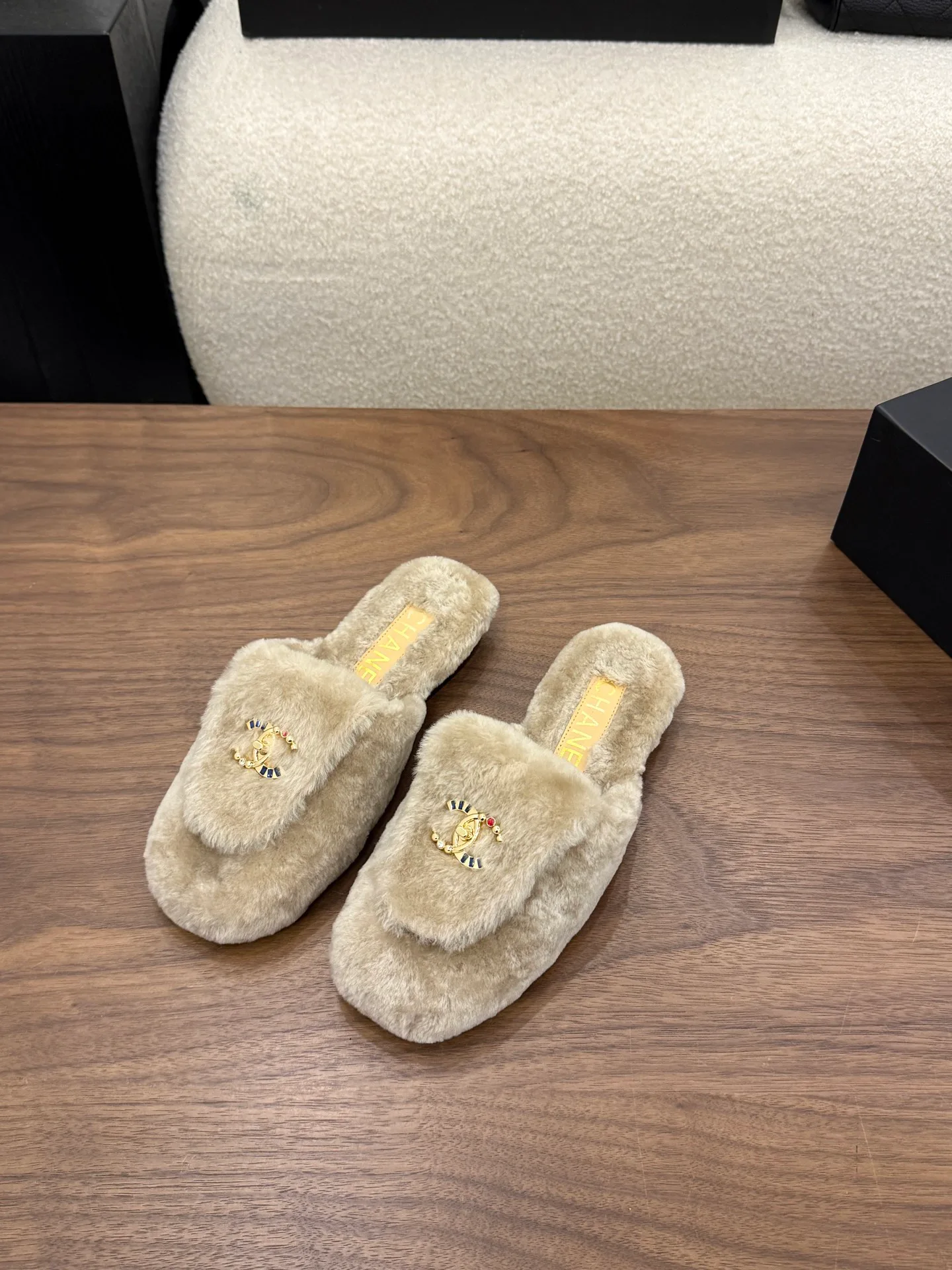 Women's Slippers CHANEL 18223682