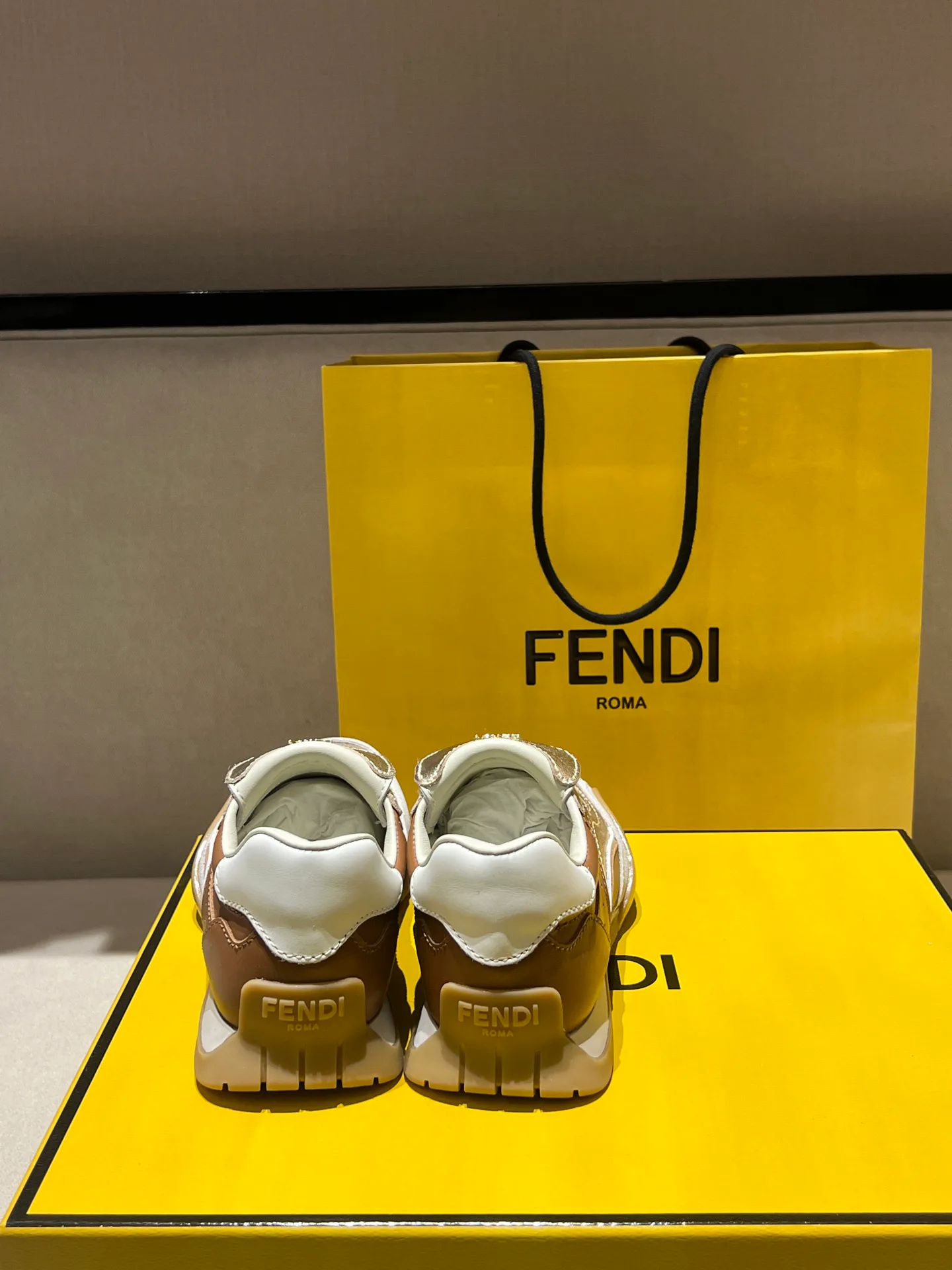 Women's Sneakers FENDI 18020722