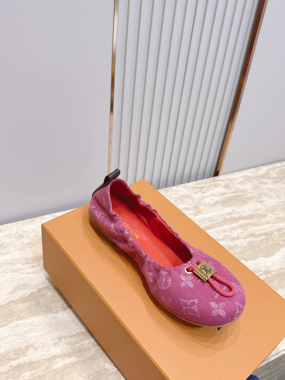 Women's Ballet Flats LOUIS VUITTON 17178359