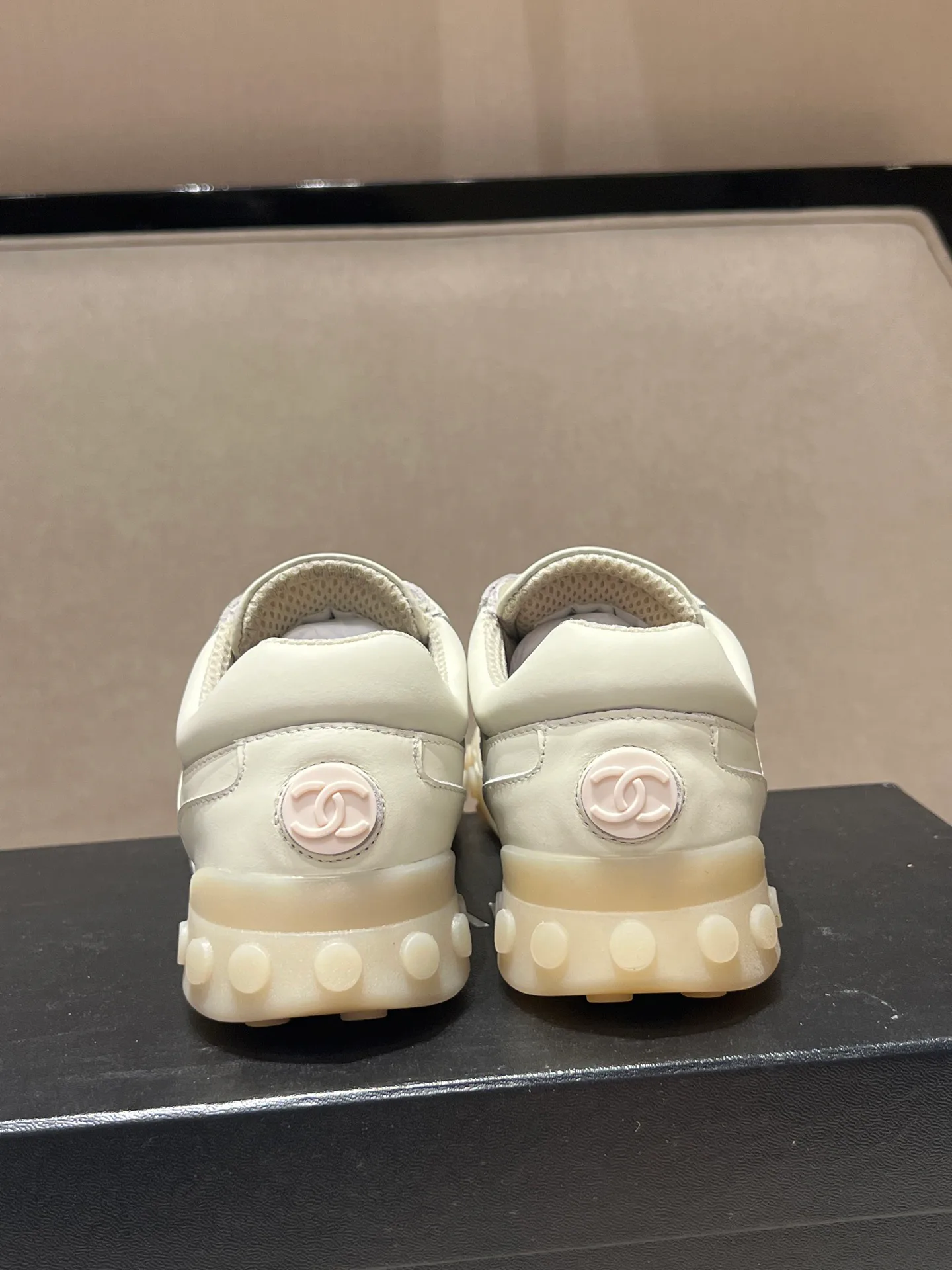 Women's Sneakers CHANEL 18020125