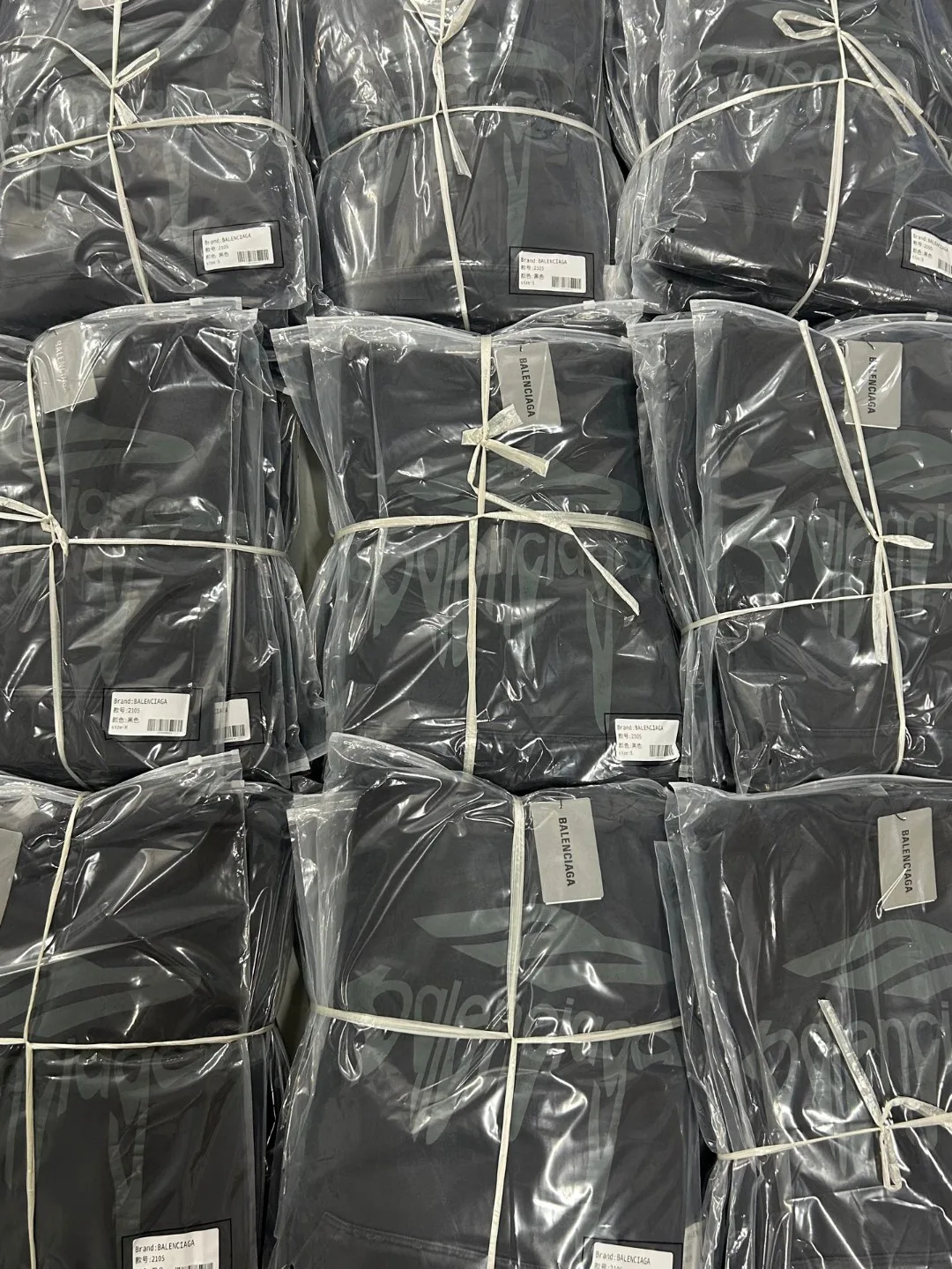 Men's Sweatshirts And Hoodies BALENCIAGA 17699437