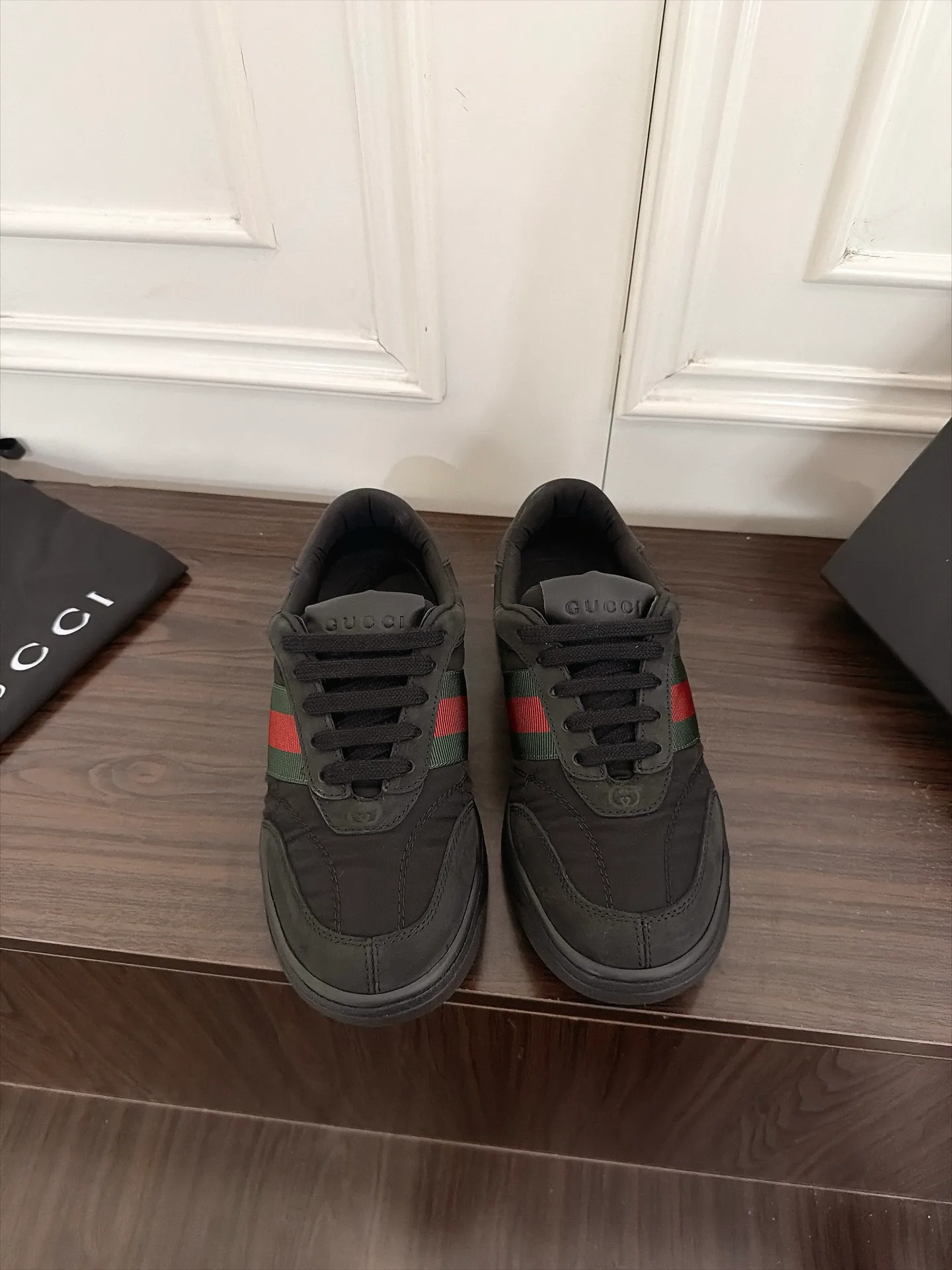 Кроссовки Женские Gucci 18586691