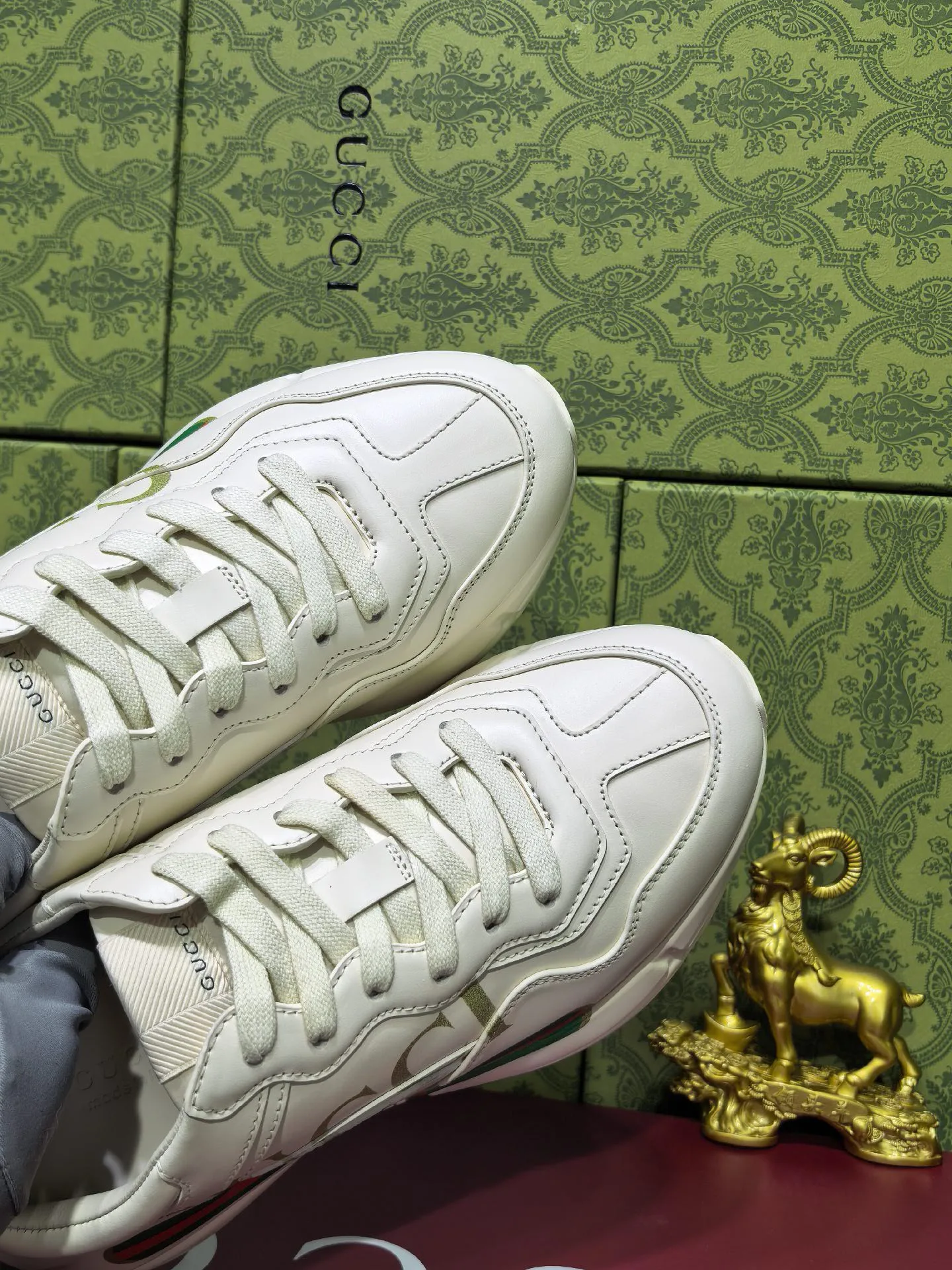 Women's Sneakers GUCCI 18039943
