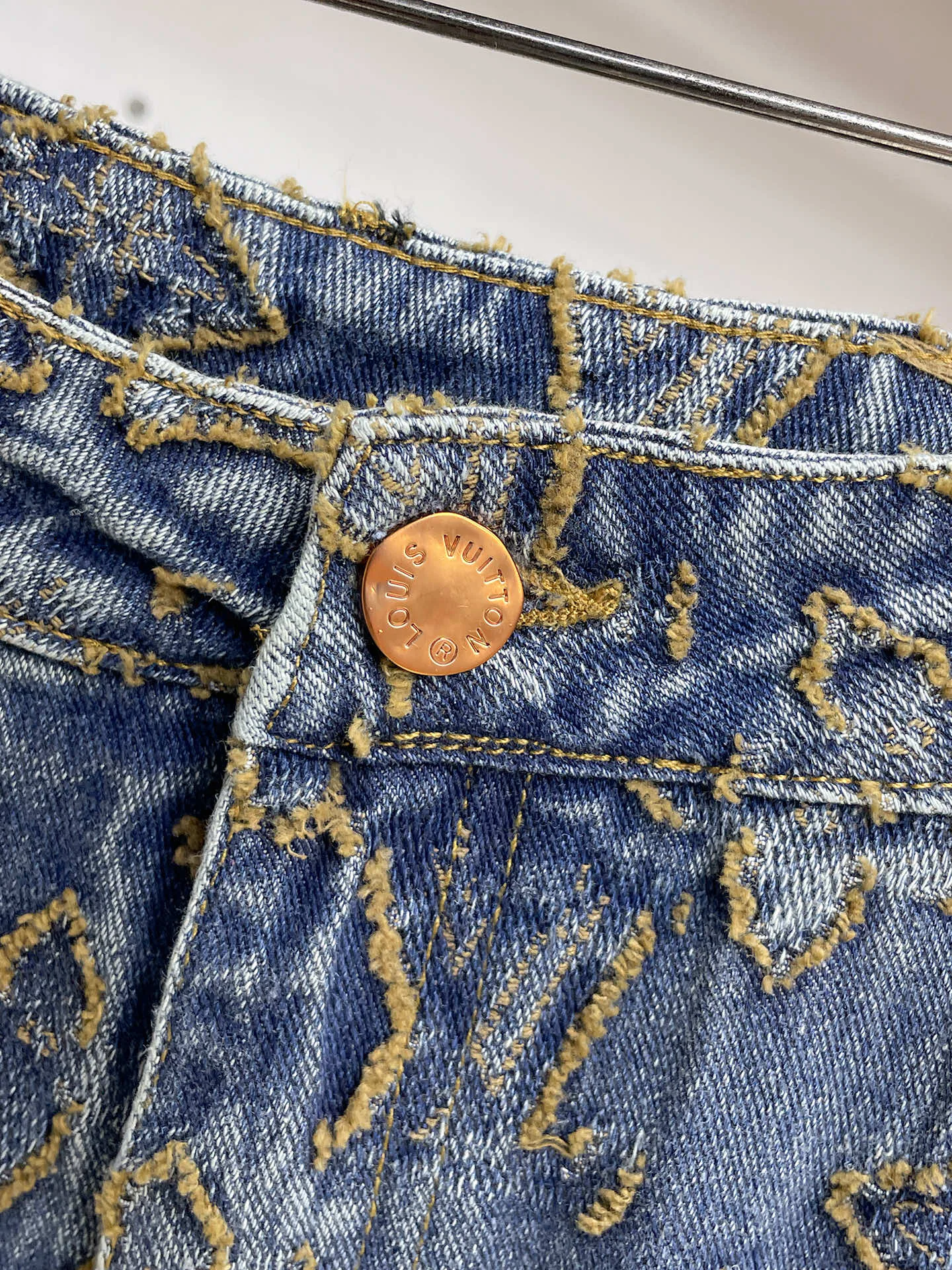 Men's Jeans LOUIS VUITTON 18345642