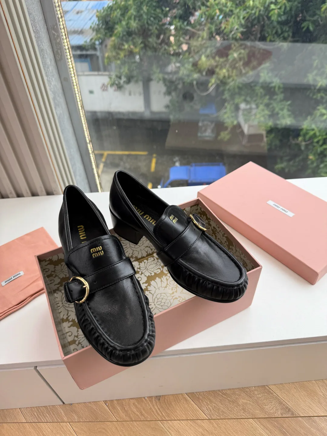 Women's Loafers And Moccasins MIU MIU 18083037