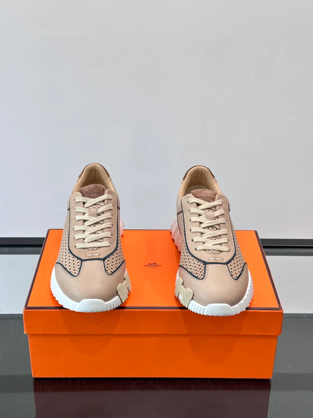 Men's Sneakers HERMES 18118572