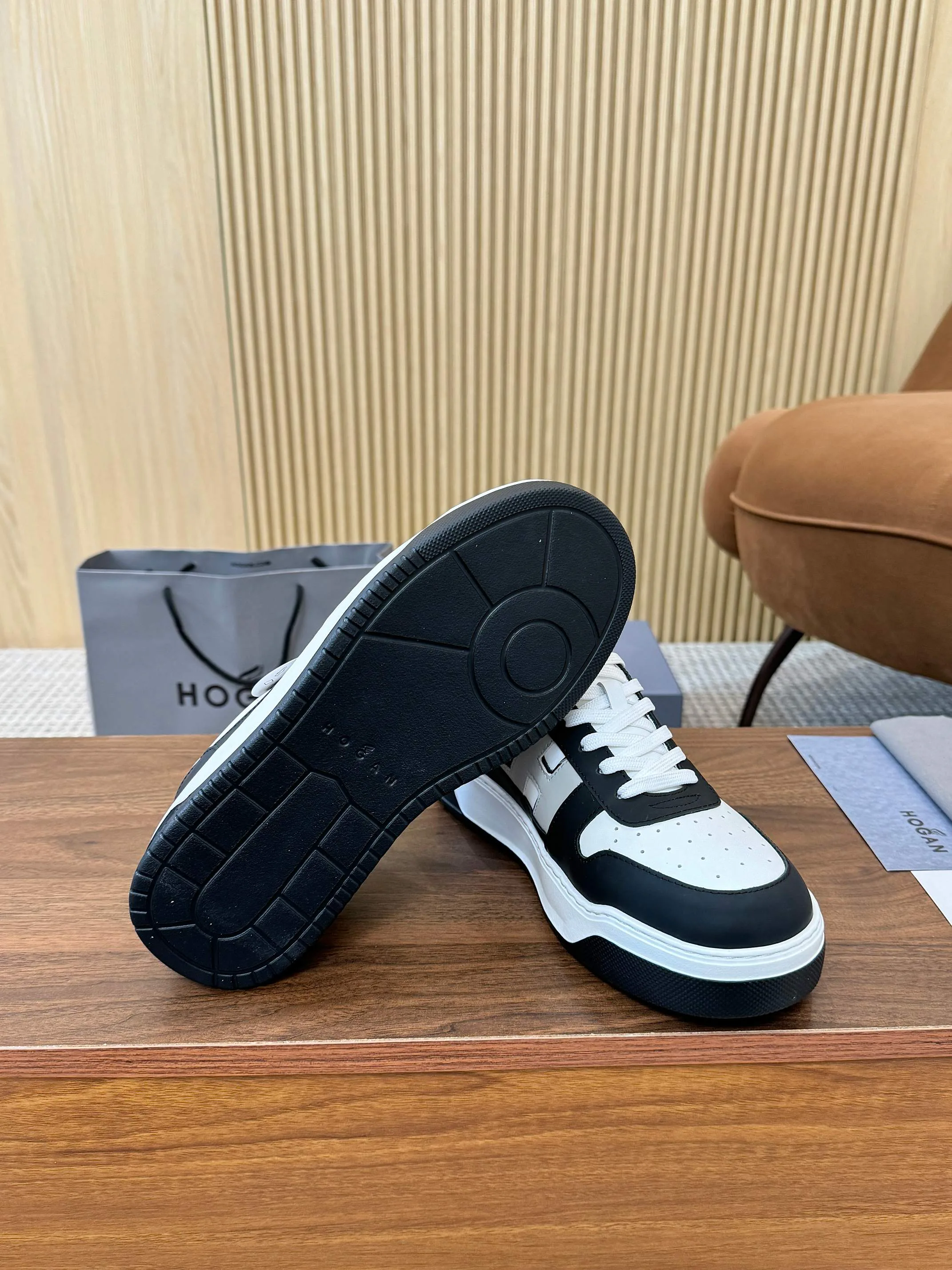 Women's Sneakers HOGAN 17827627
