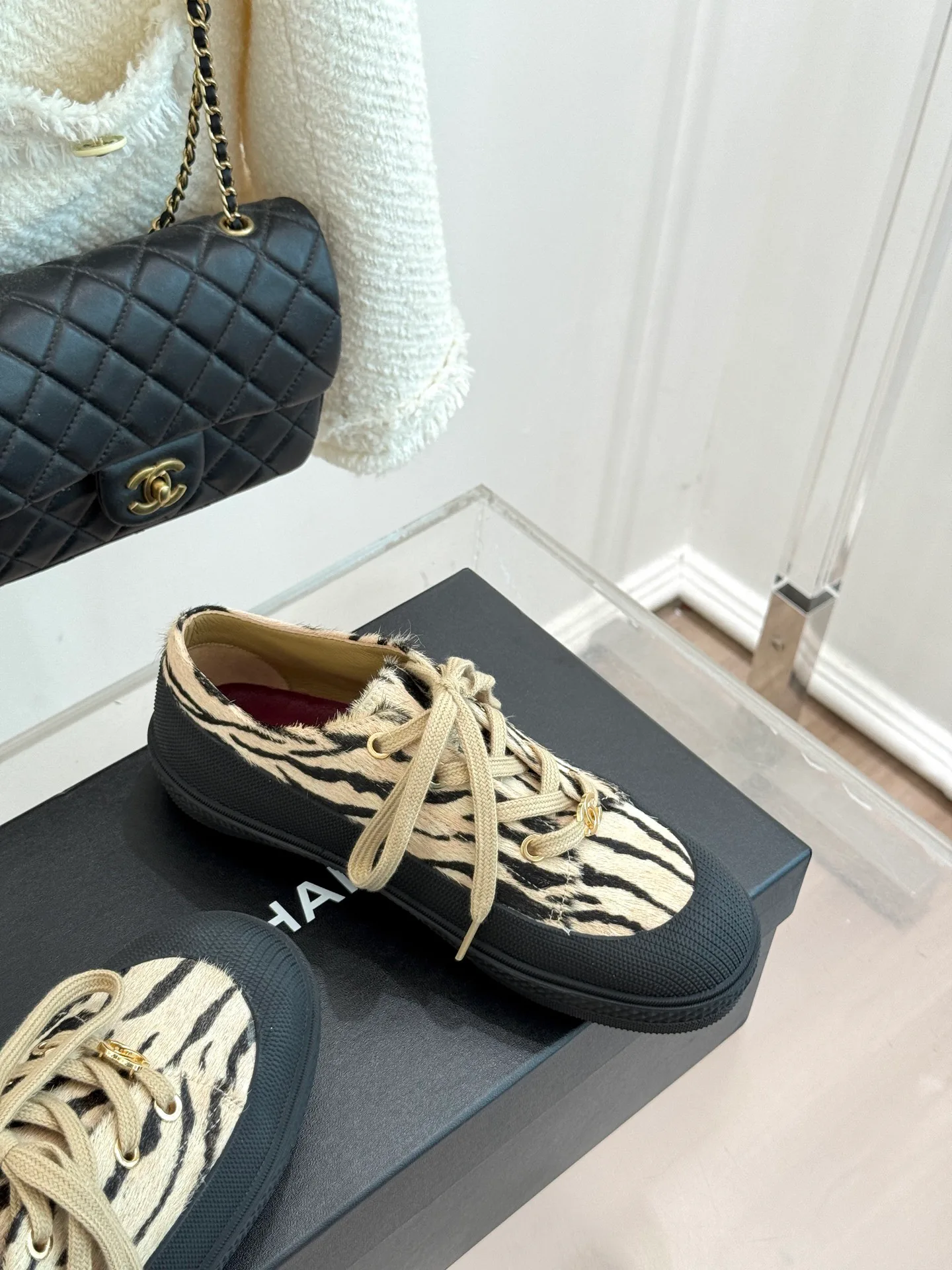 Women's Sneakers CHANEL 17864826