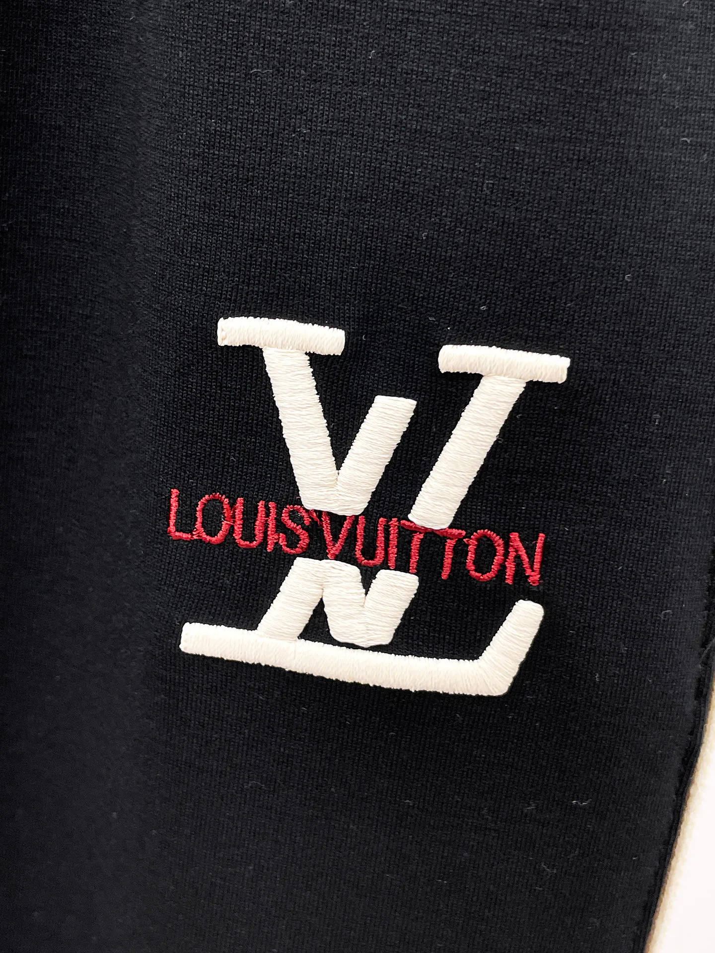 Men's Trousers LOUIS VUITTON 18399314