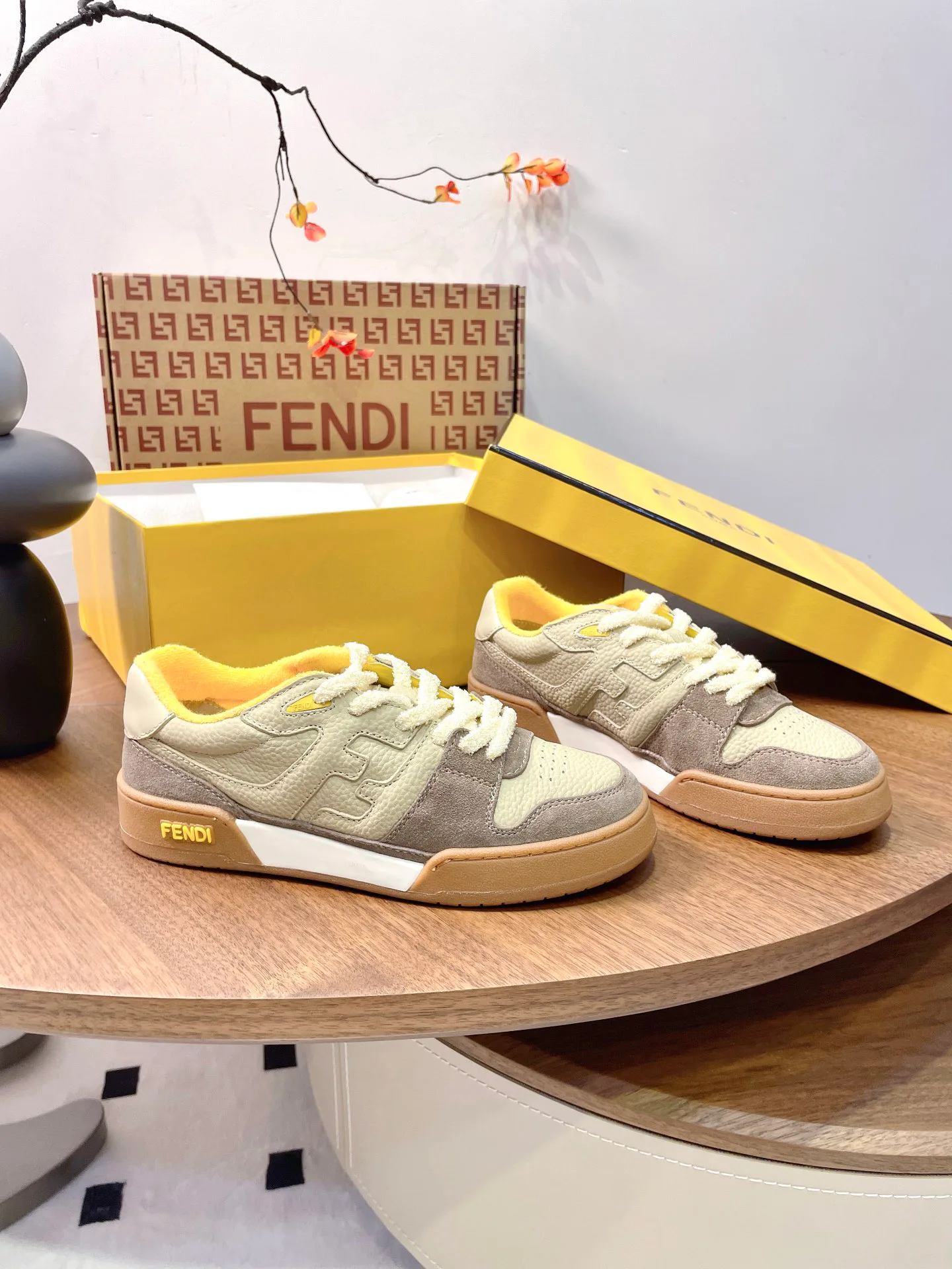 Women's Sneakers FENDI 17957374