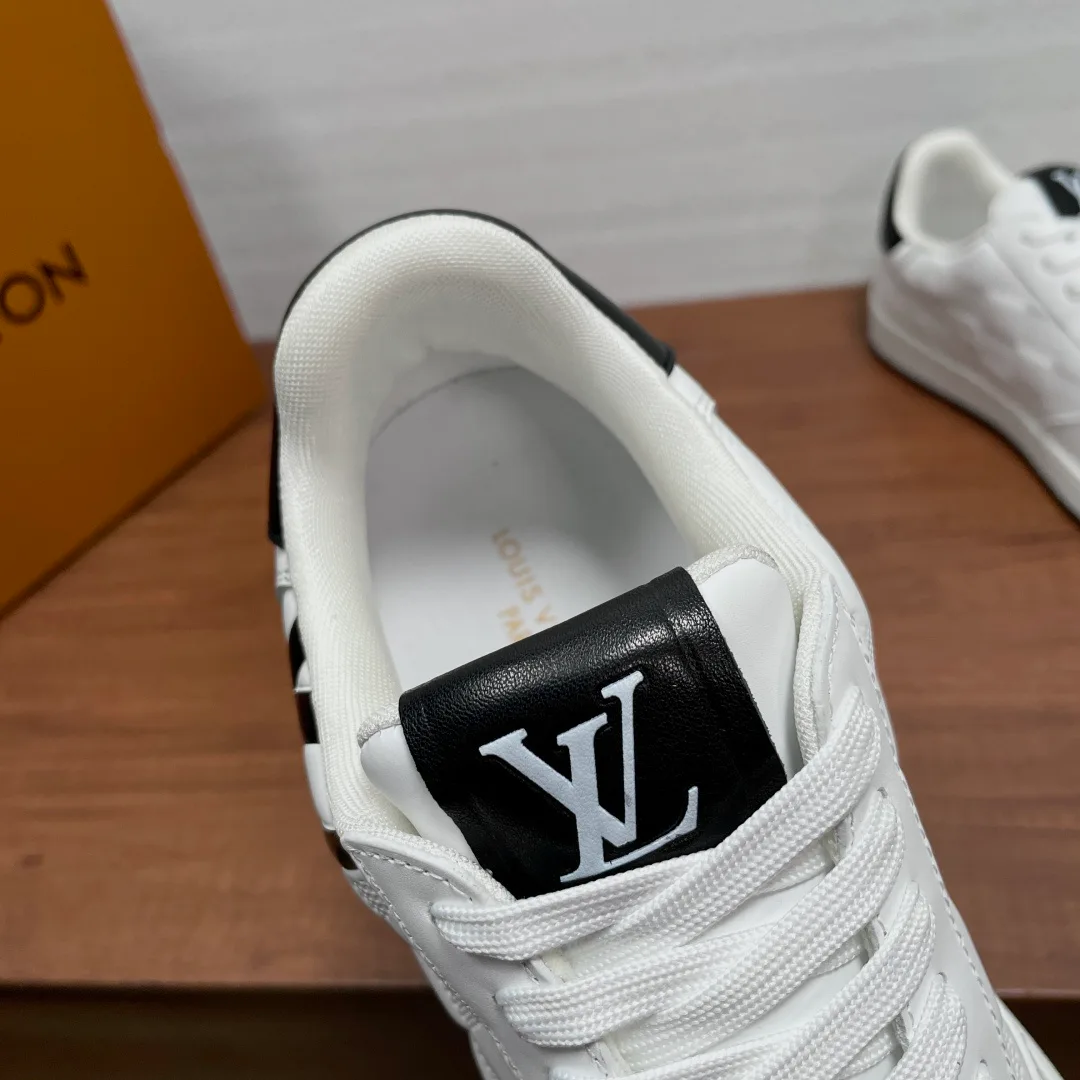 Men's Sneakers LOUIS VUITTON 18197826