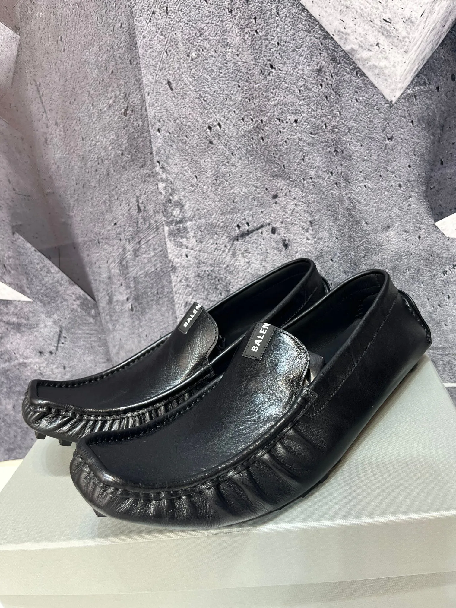 Men's Loafers And Dress Shoes BALENCIAGA 17369802