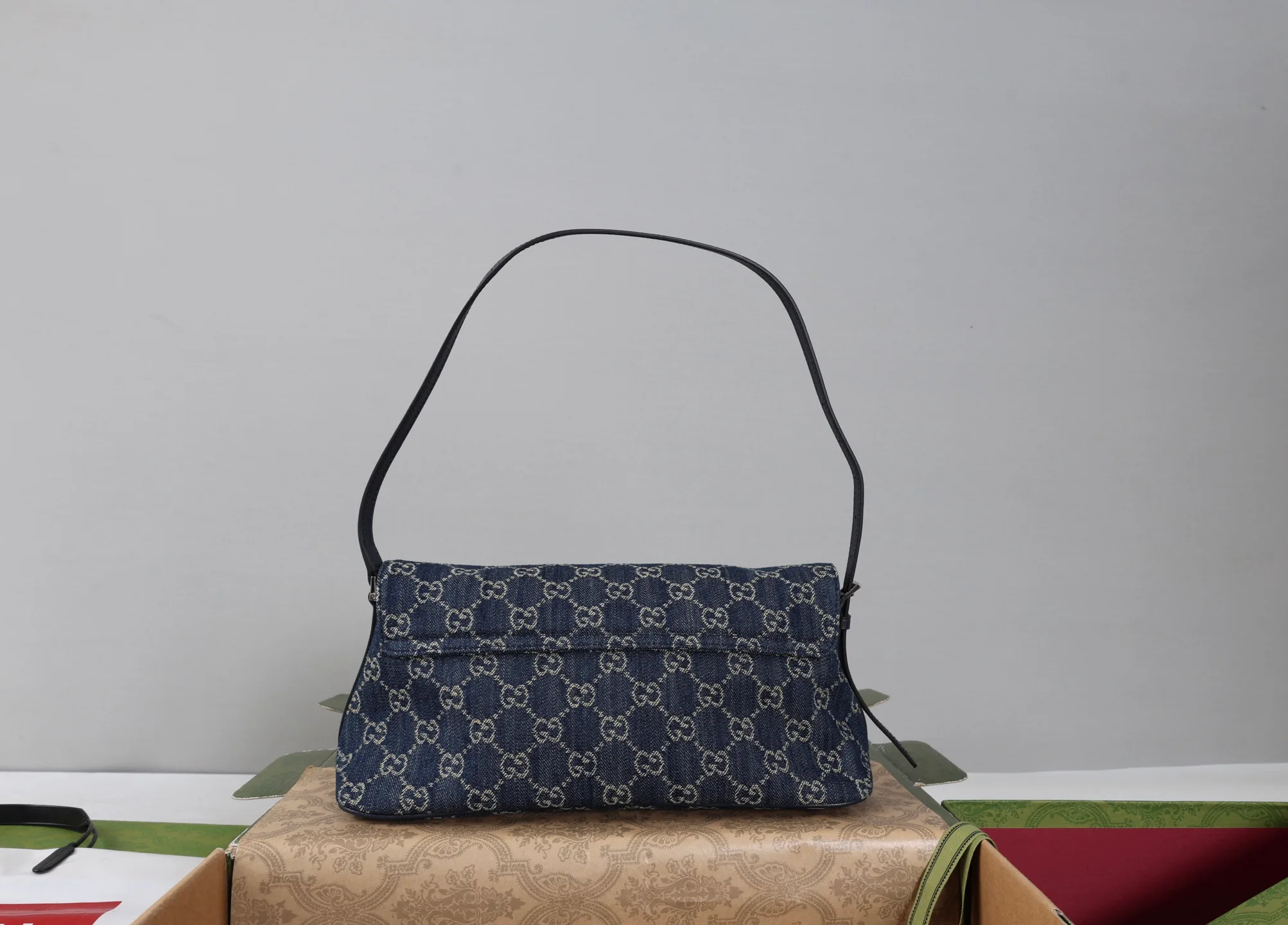 Women's Classic Handbags GUCCI 18065247