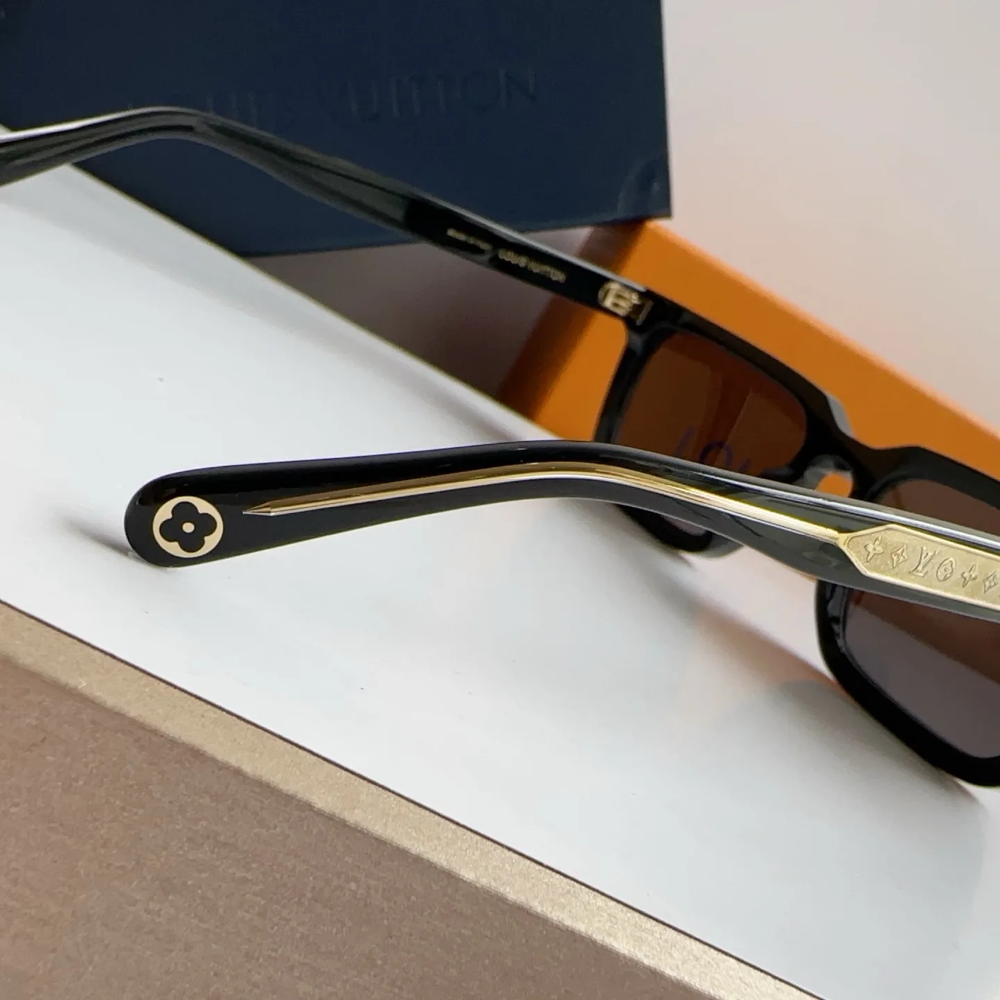 Glasses LOUIS VUITTON 17366463