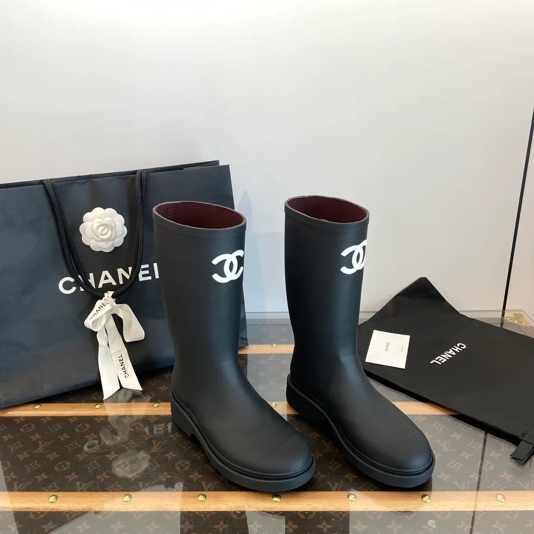 Women's Boots CHANEL 18409813
