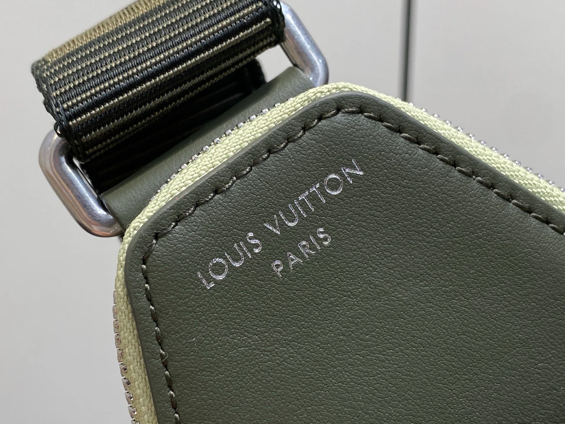 Women's Shoulder Bags LOUIS VUITTON 17548262