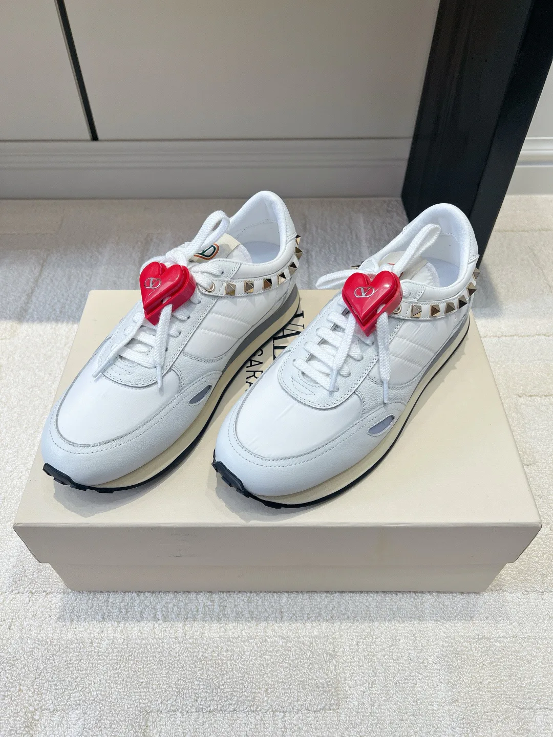 Women's Sneakers VALENTINO 18436570