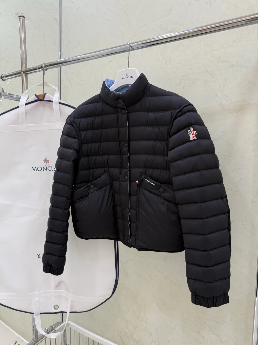 Women's Jackets And Down Jackets MONCLER 17918894