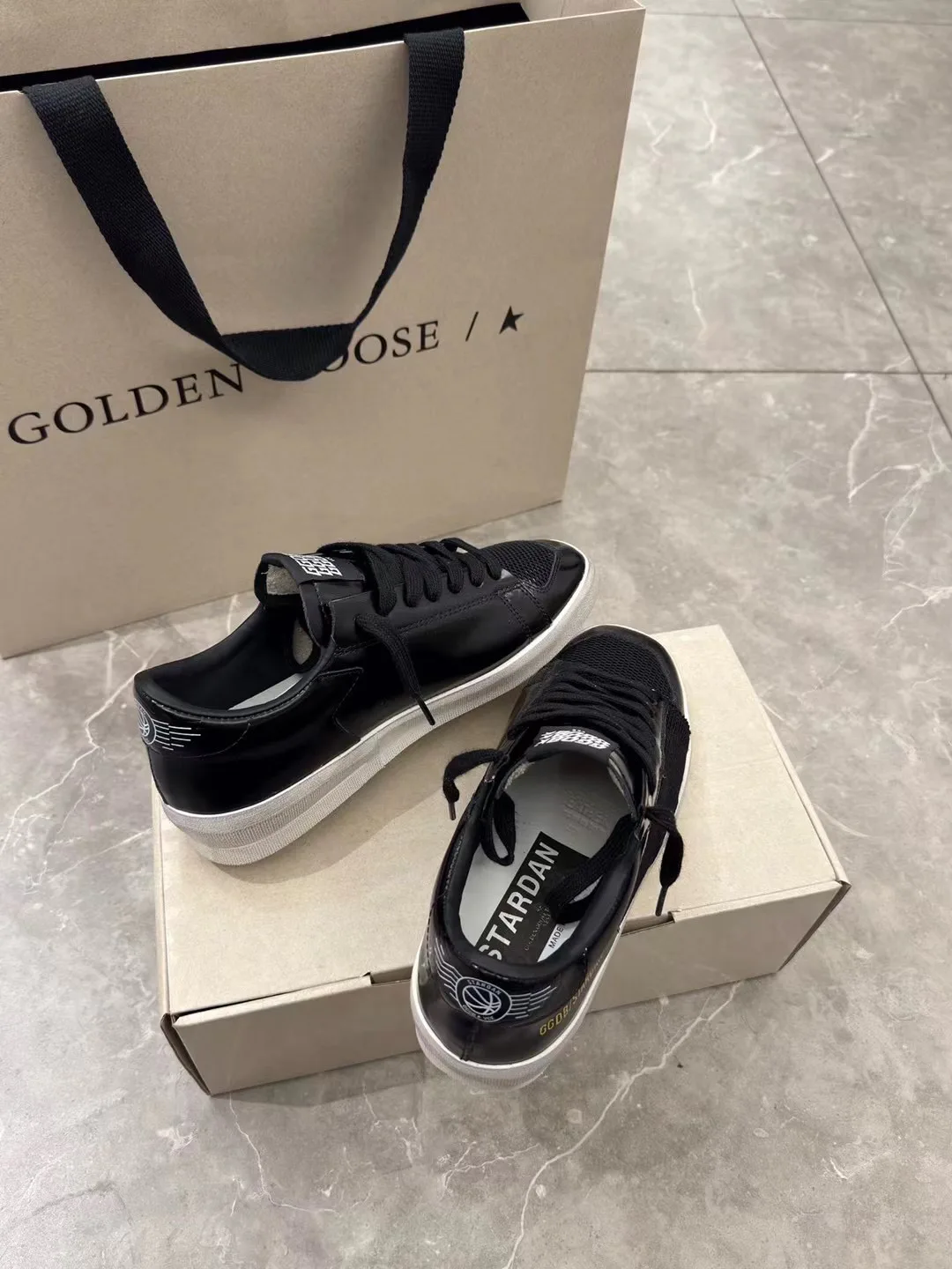 Women's Sneakers GOLDEN GOOSE 18265589