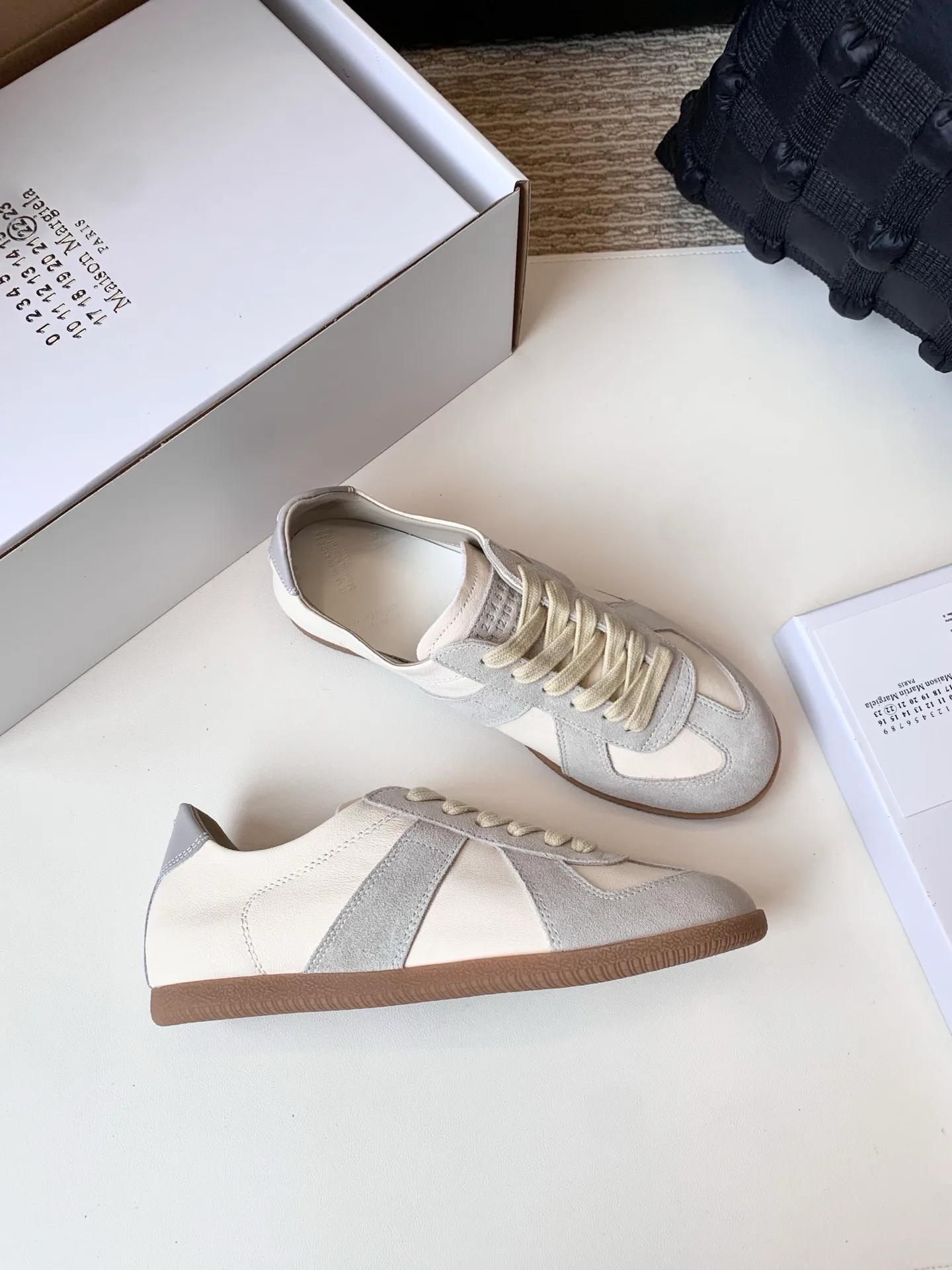 Women's Sneakers MAISON MARGIELA 17628616
