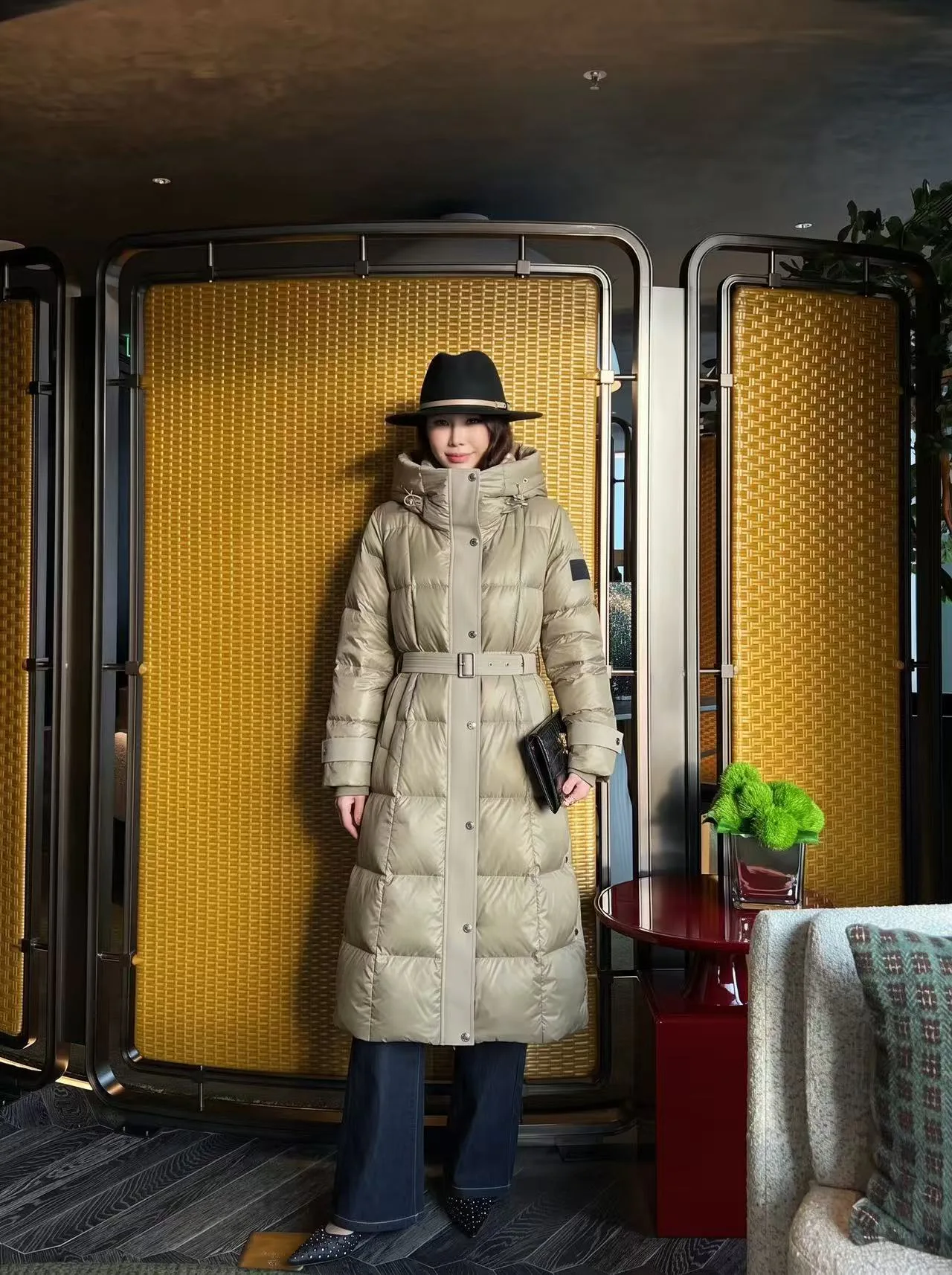 Women's Jackets And Down Jackets BURBERRY 18248312