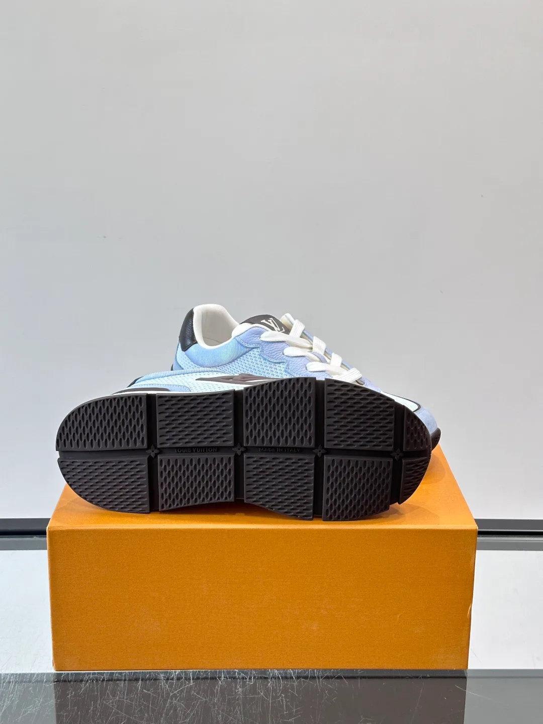 Men's Sneakers LOUIS VUITTON 17897384