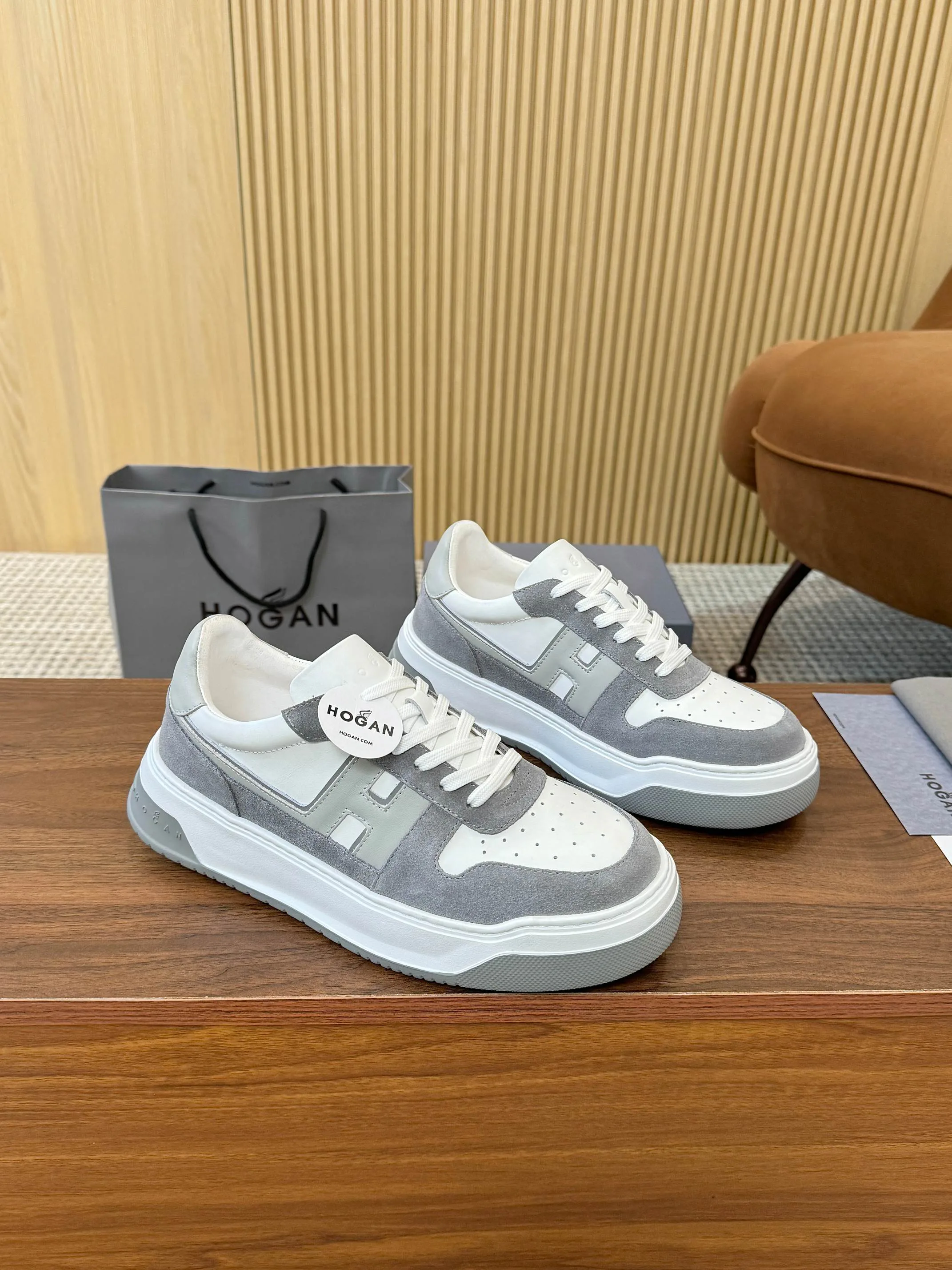 Women's Sneakers HOGAN 17827629