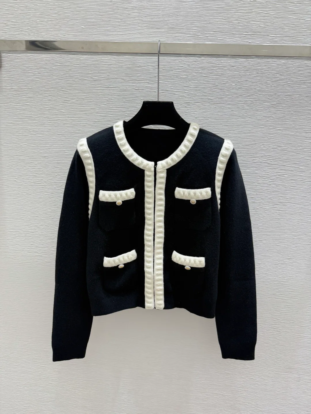 Women's Jumpers And Sweaters CHANEL 18137805