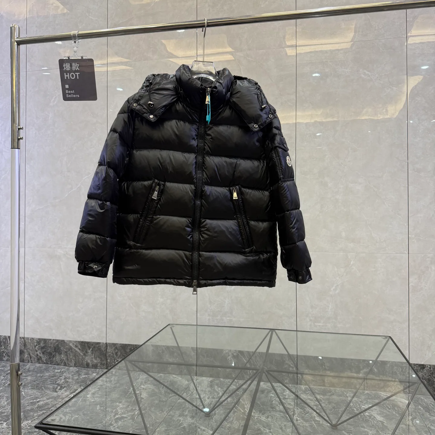 Women's Jackets And Down Jackets MONCLER 17949606
