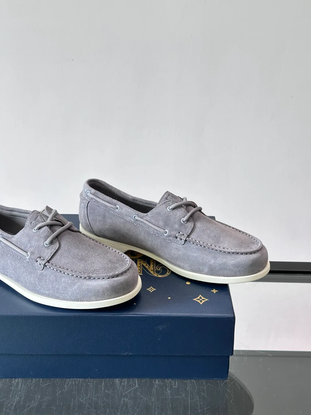 Men's Loafers And Dress Shoes LOUIS VUITTON 17941068
