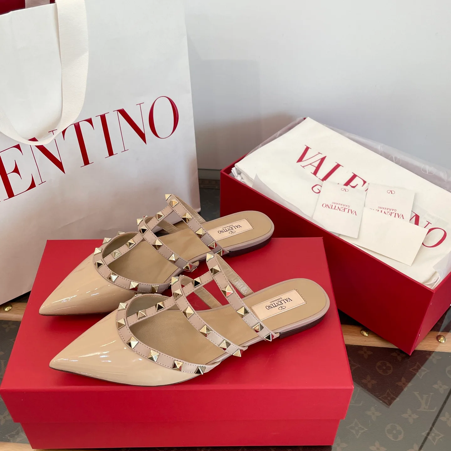 Women's Mules And Clogs VALENTINO 18133371