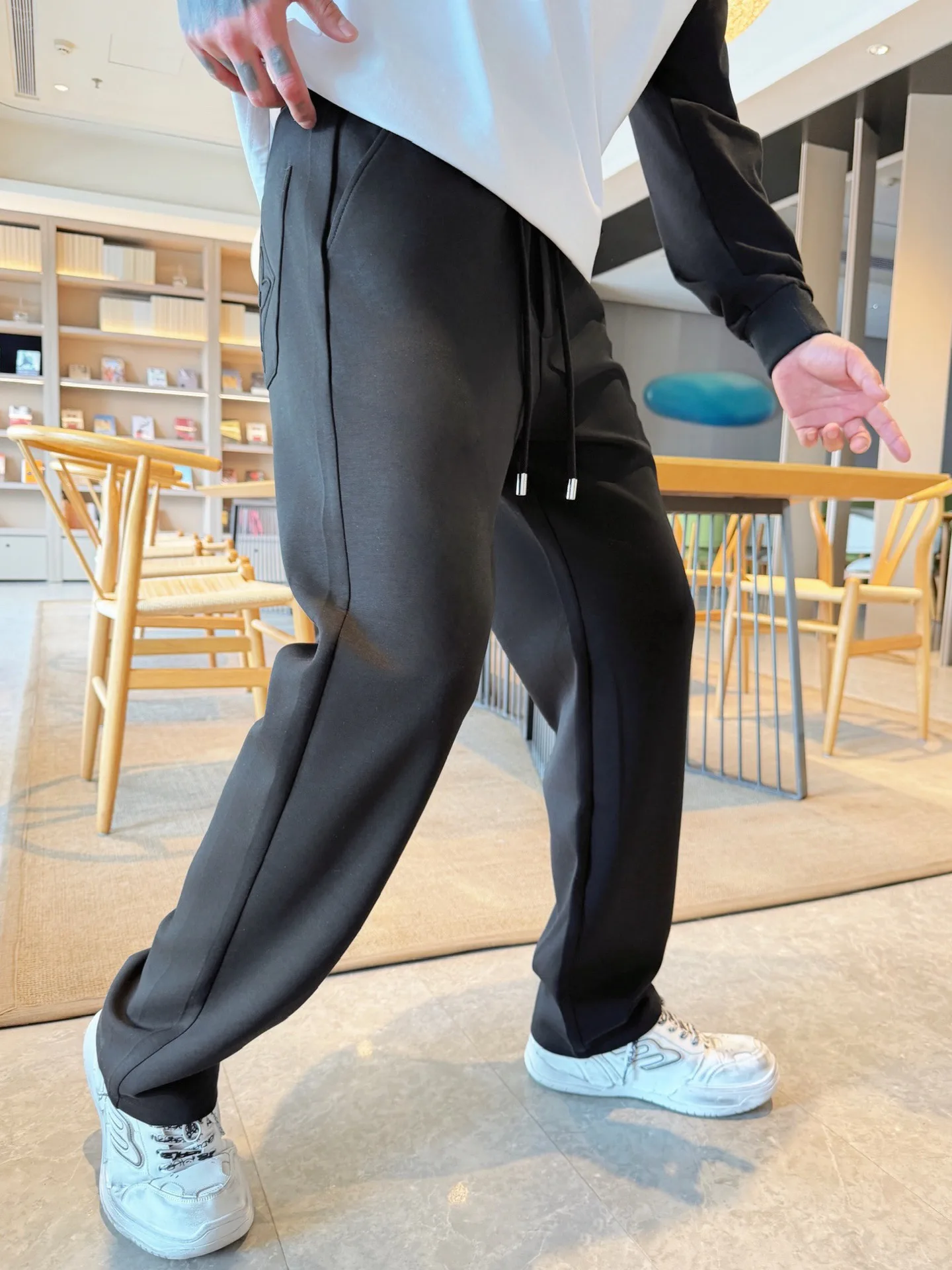 Men's Trousers LOUIS VUITTON 18345757