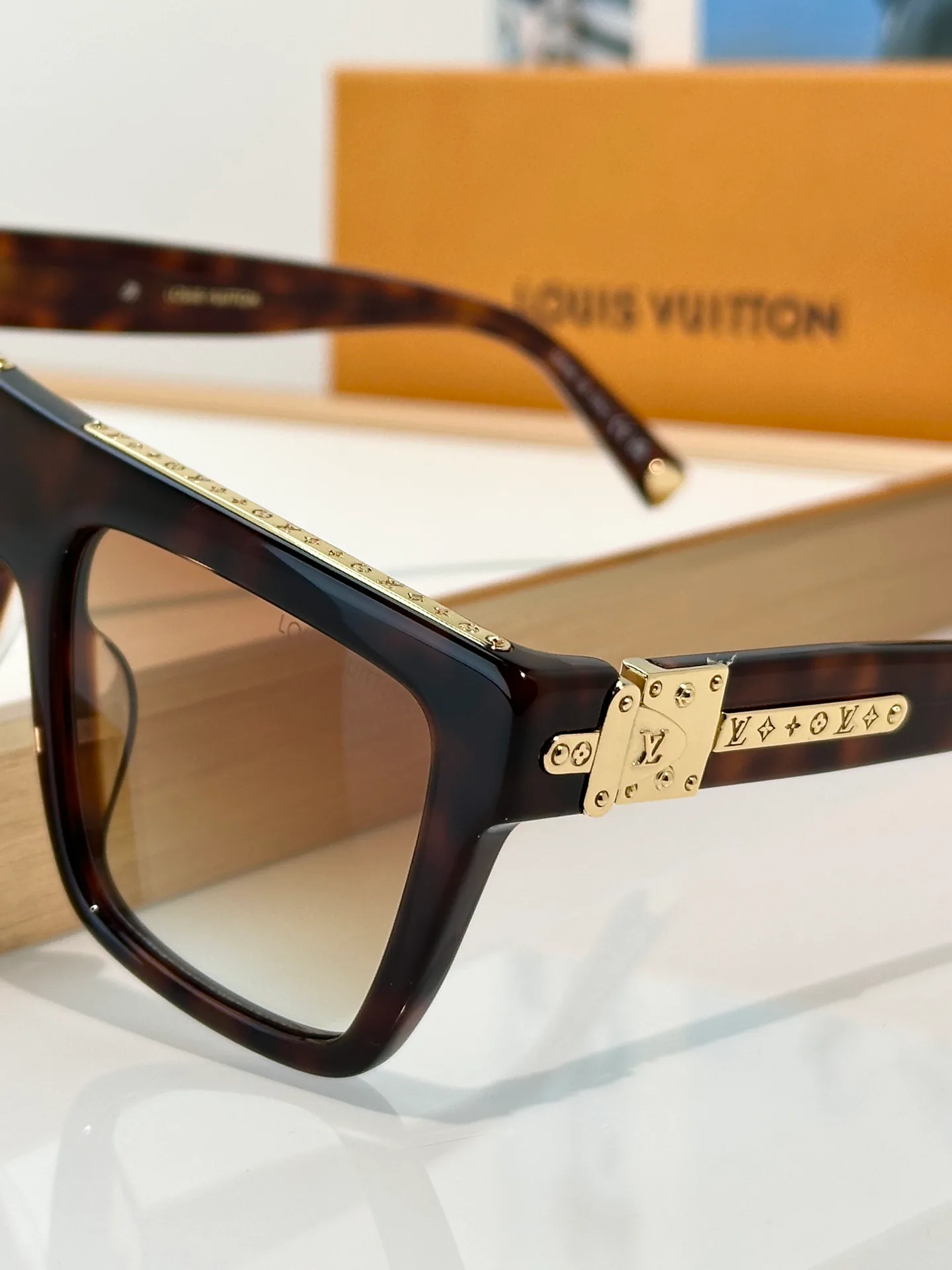 Glasses LOUIS VUITTON 18520259