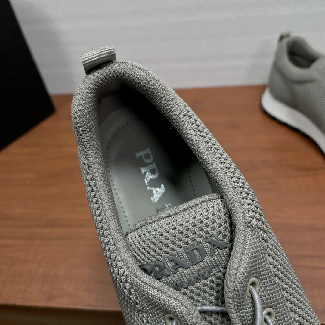 Men's Sneakers PRADA 18099899