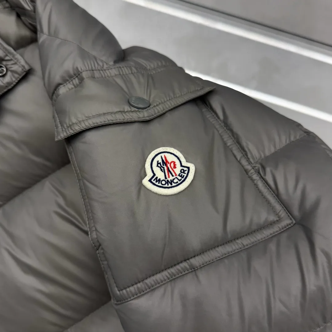 Men's Jackets And Down Jackets MONCLER 17391871