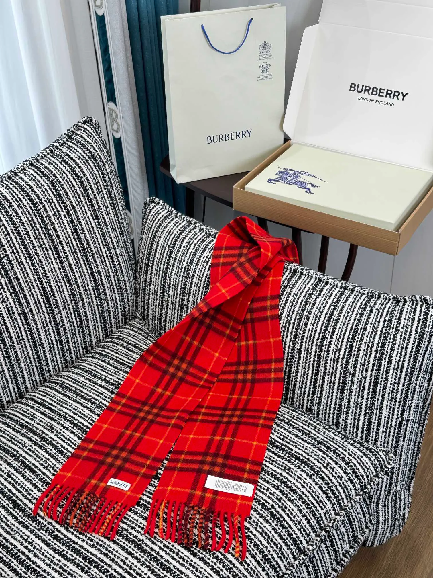 Scarves BURBERRY 18287396