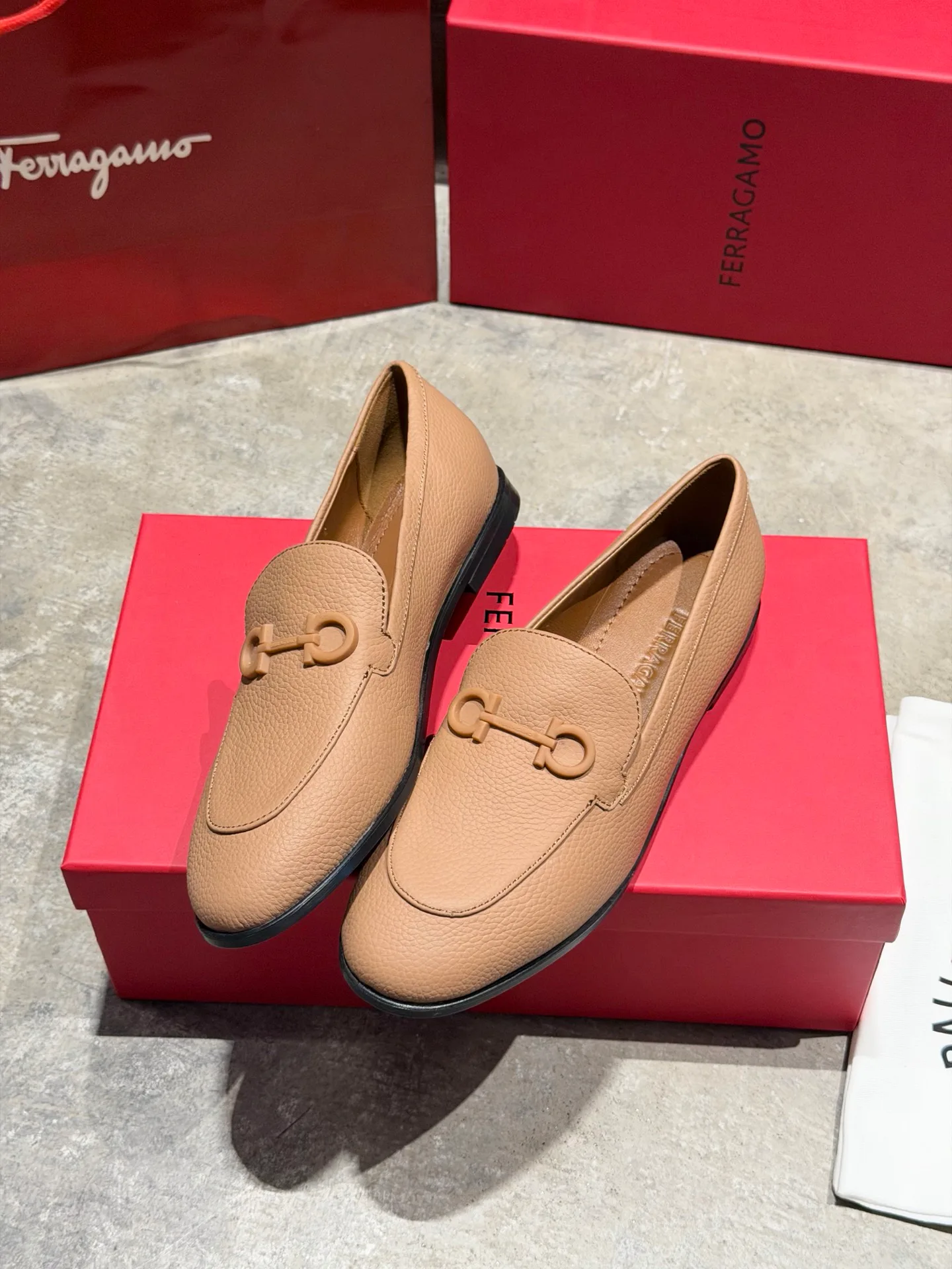 Women's Loafers And Moccasins SALVATORE FERRAGAMO 17642564