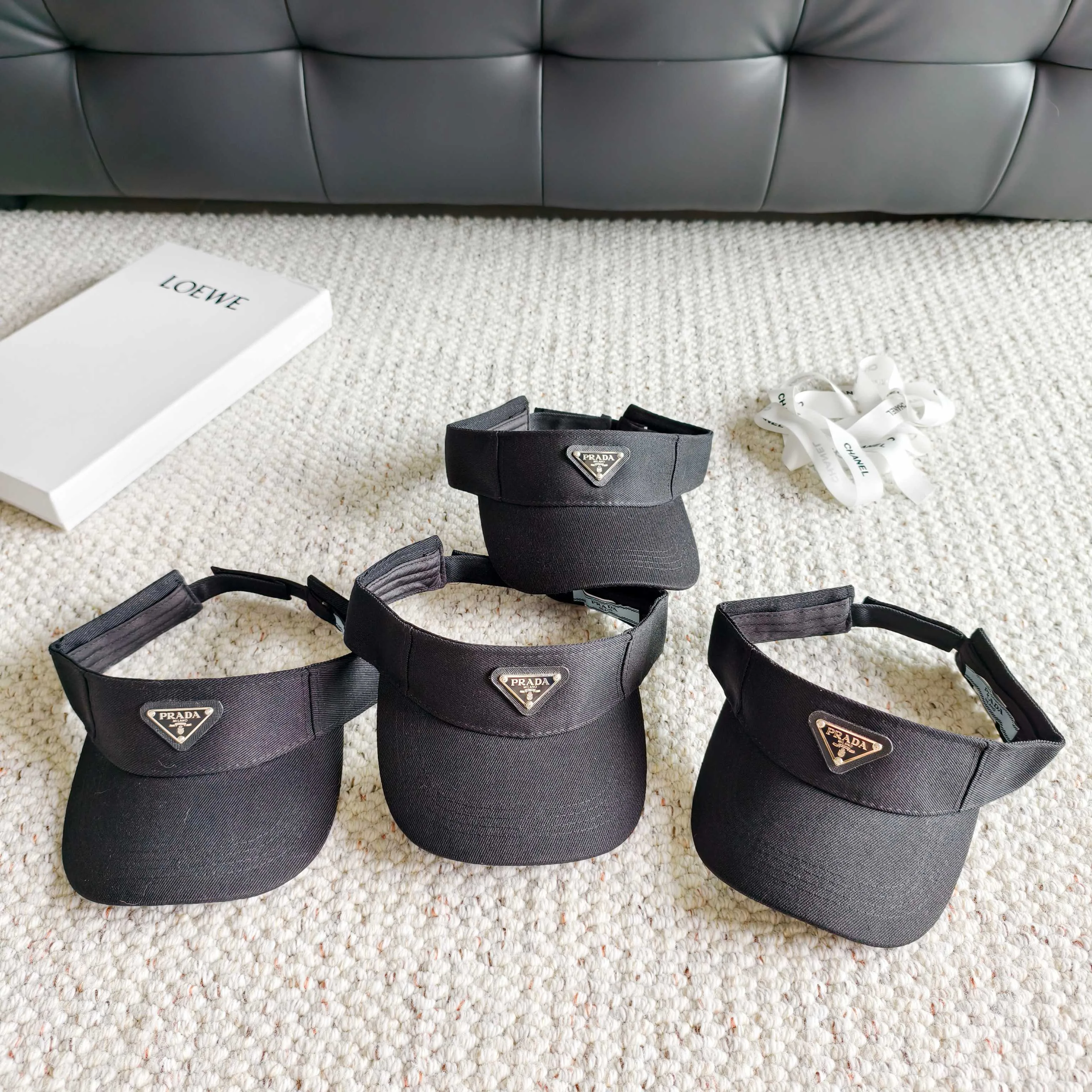 Hats PRADA 17498305