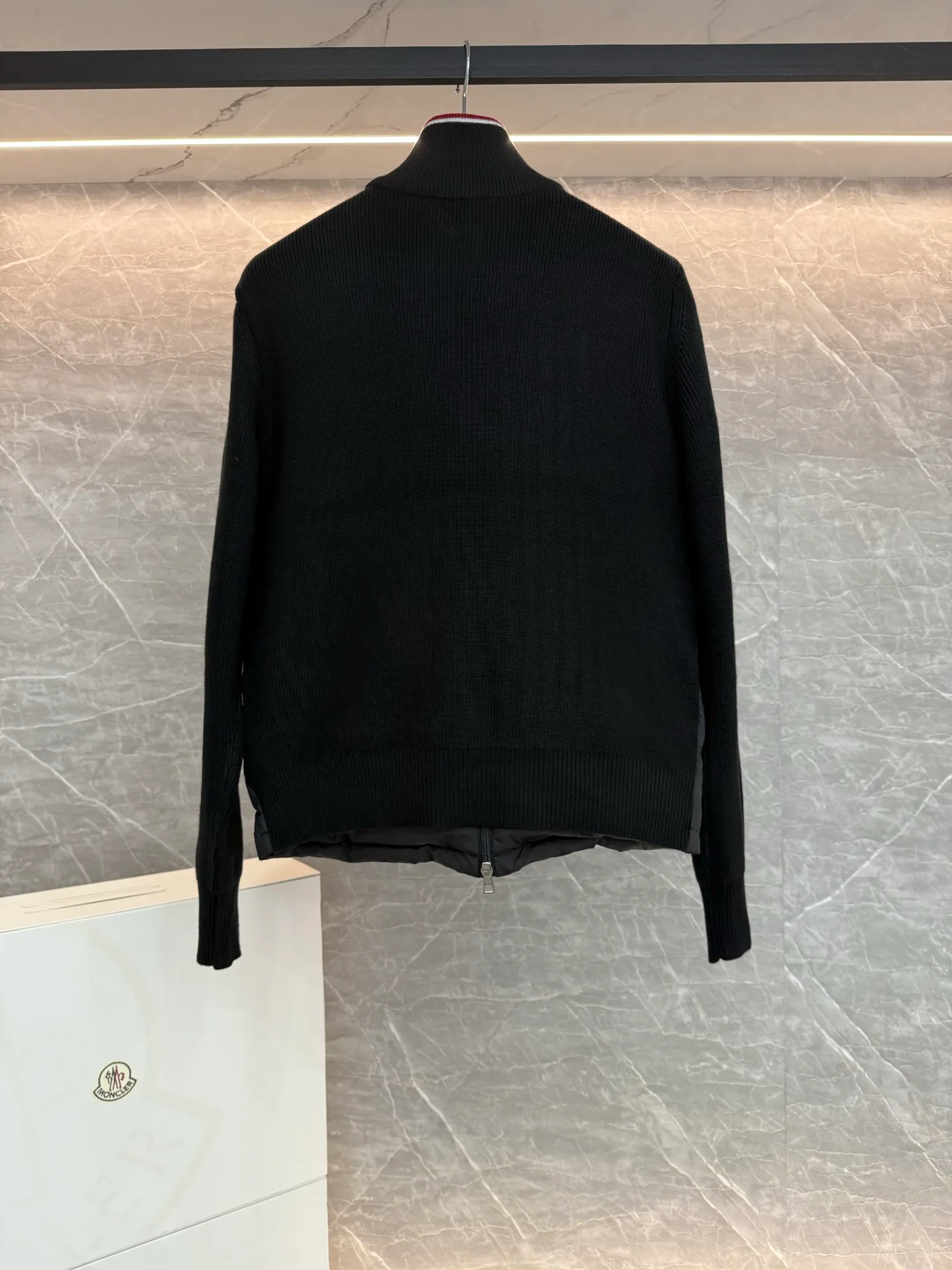 Куртки И Пуховики Мужские Moncler 18599813